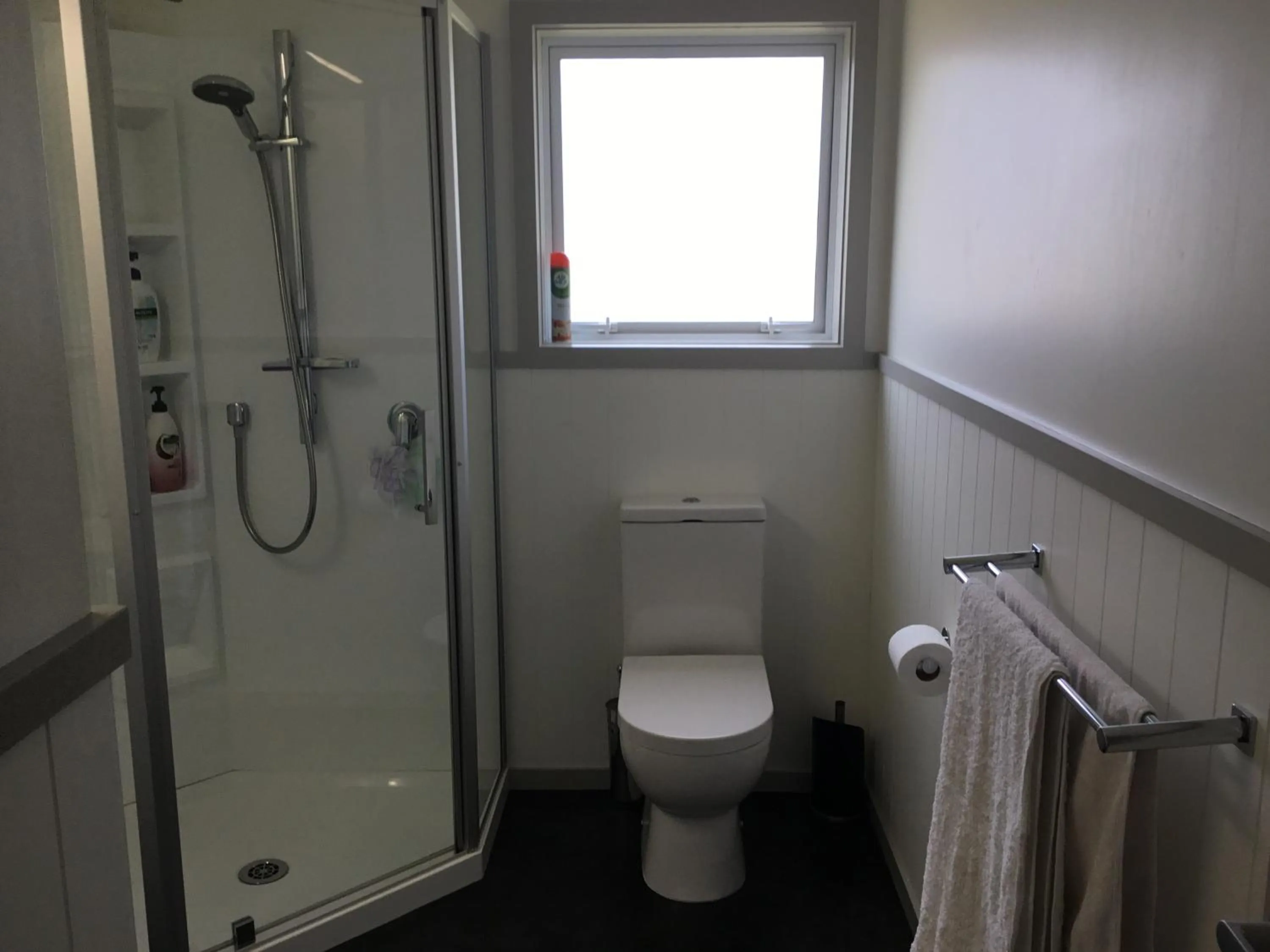 Bathroom in Fairway views B & B