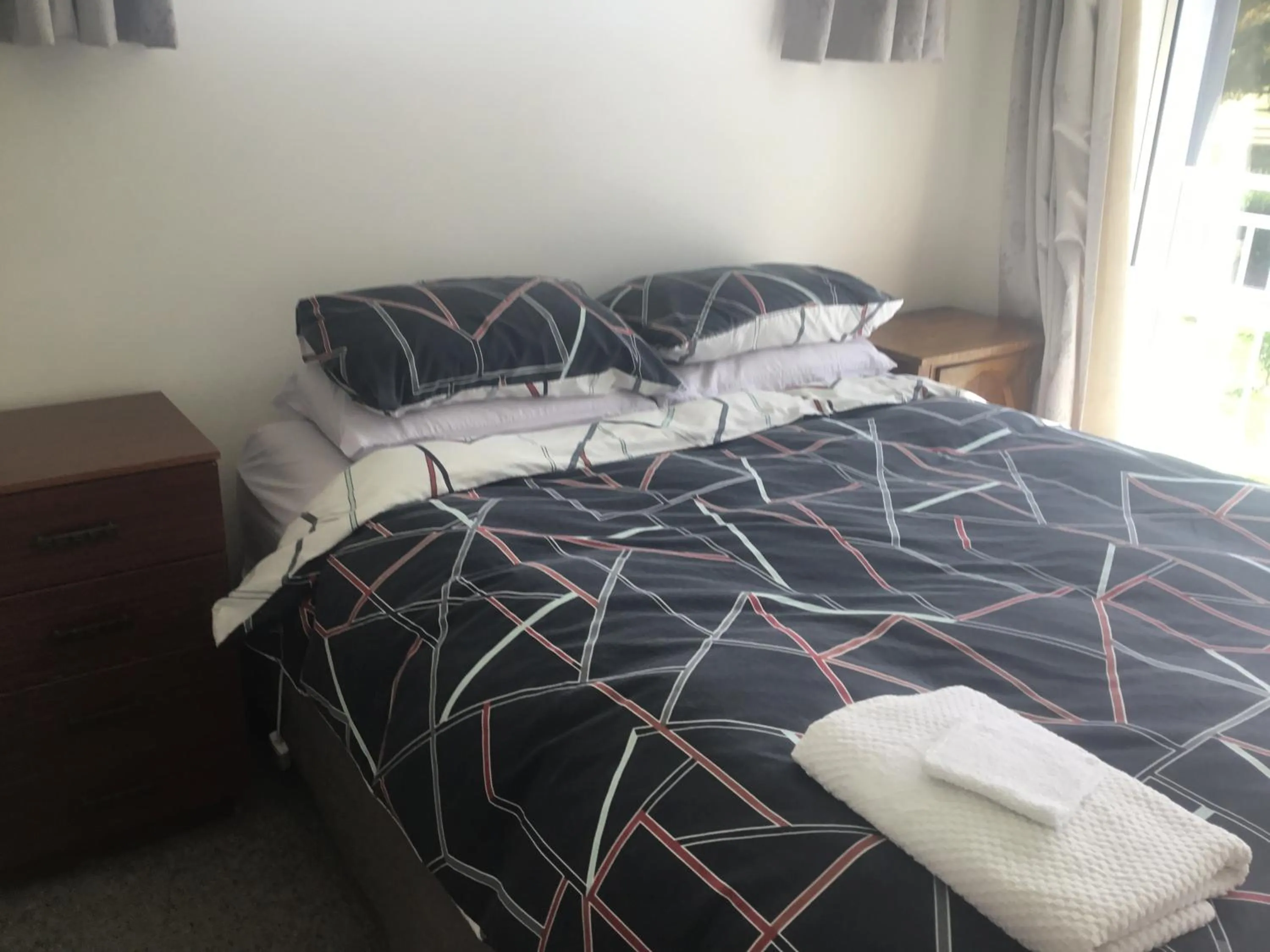 Bed in Fairway views B & B