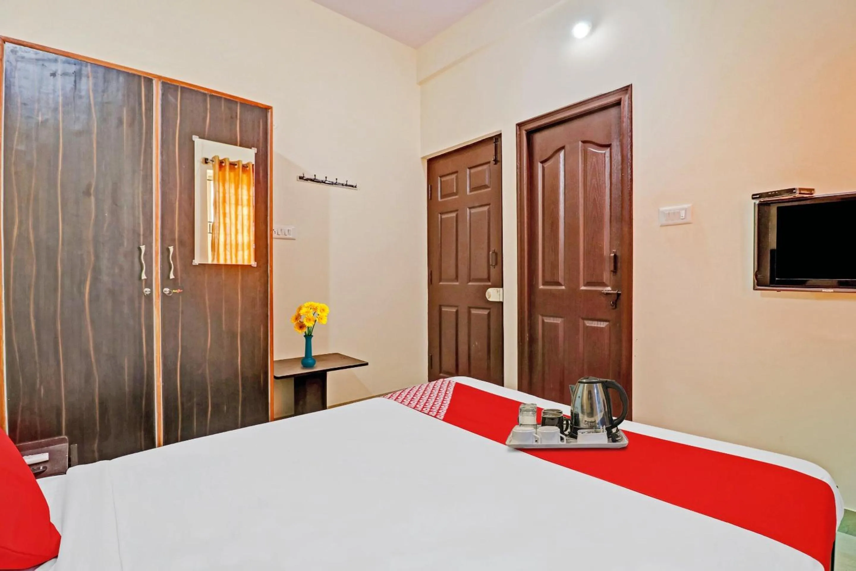 Bedroom, Bed in Super Hotel O Mn Residency Near Ragigudda Sri Prasanna Anjaneyaswamy Temple
