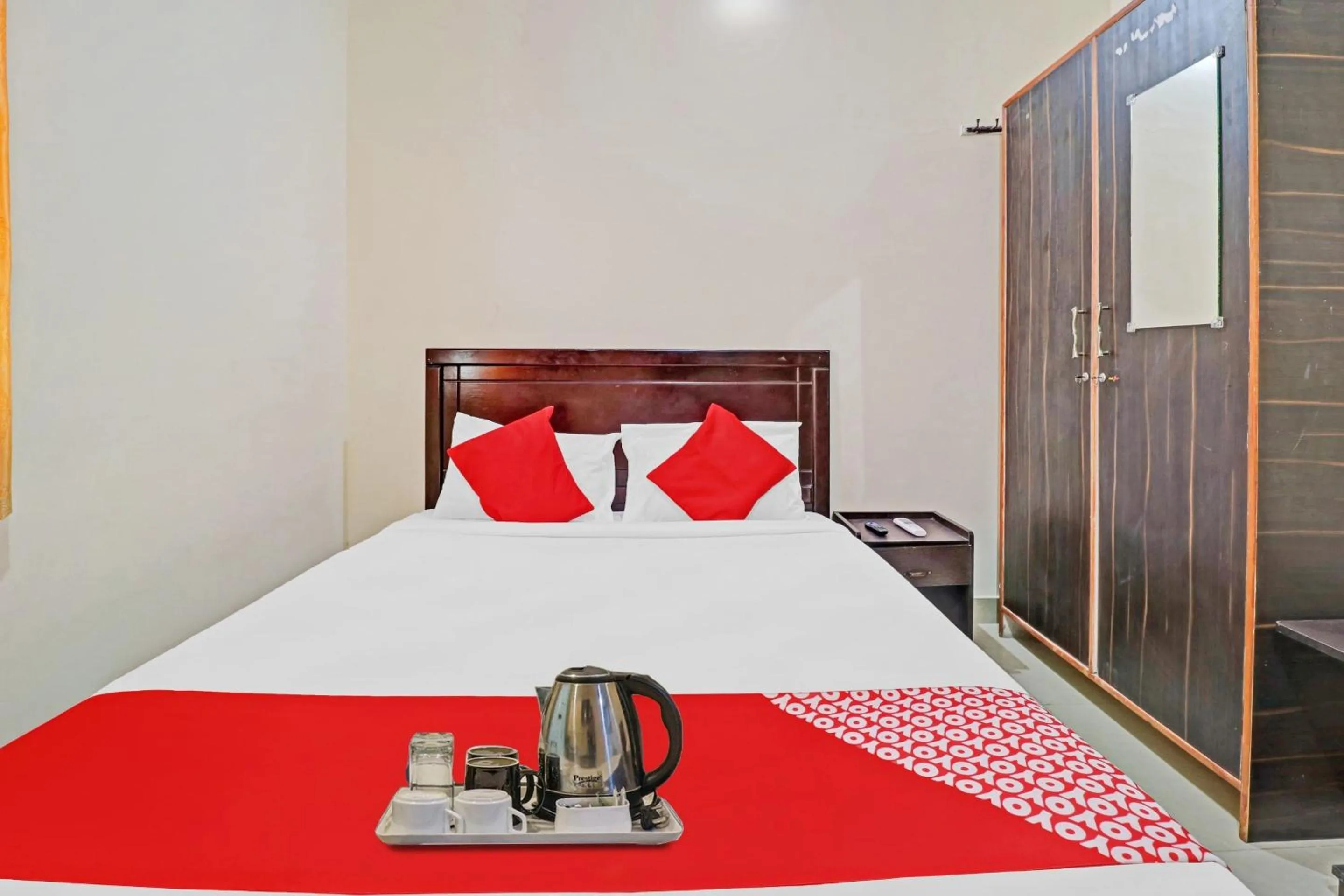 Bedroom, Bed in Super Hotel O Mn Residency Near Ragigudda Sri Prasanna Anjaneyaswamy Temple