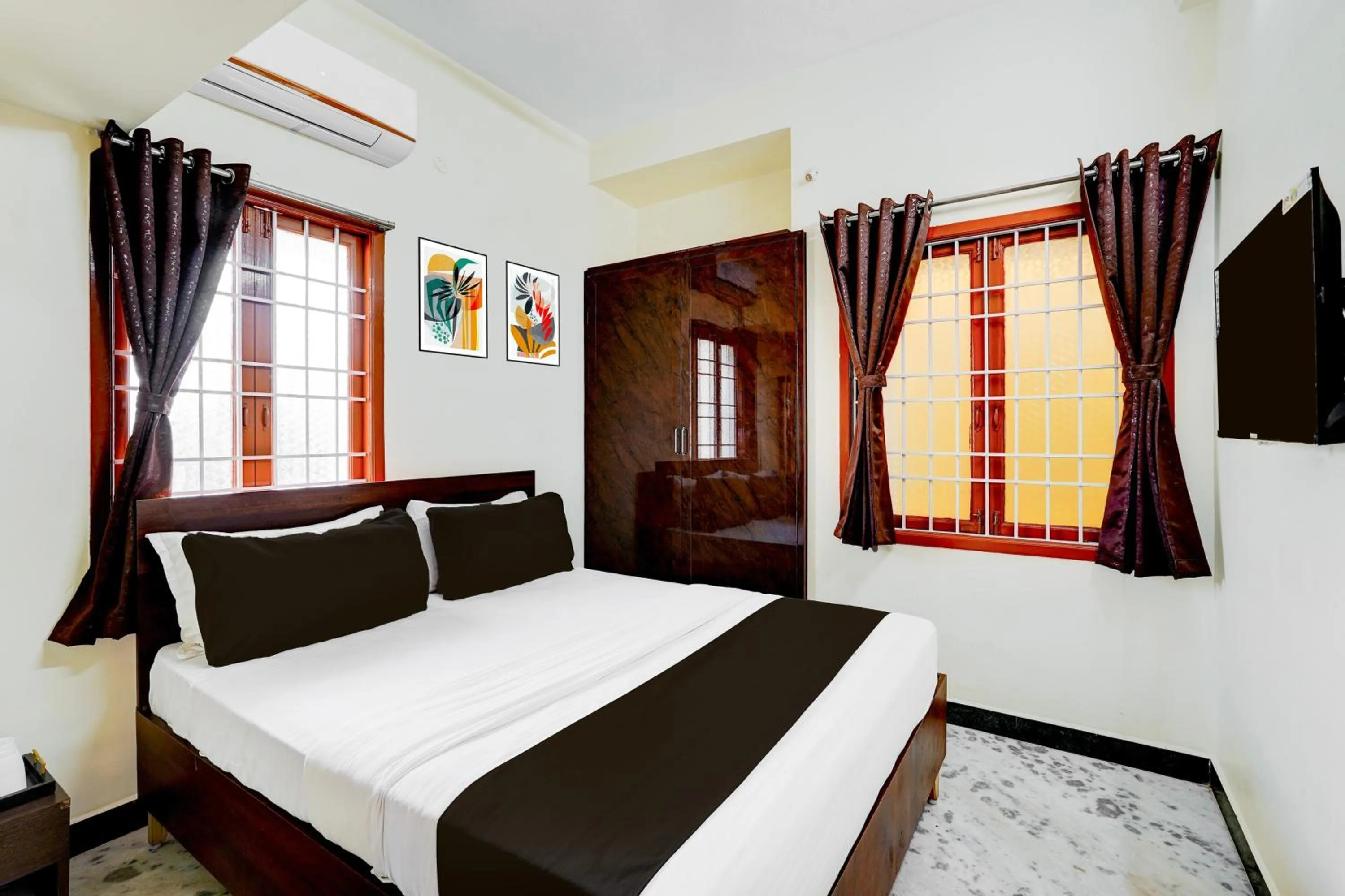 Bedroom, Bed in Super Hotel O Thoraipakkam Chennai