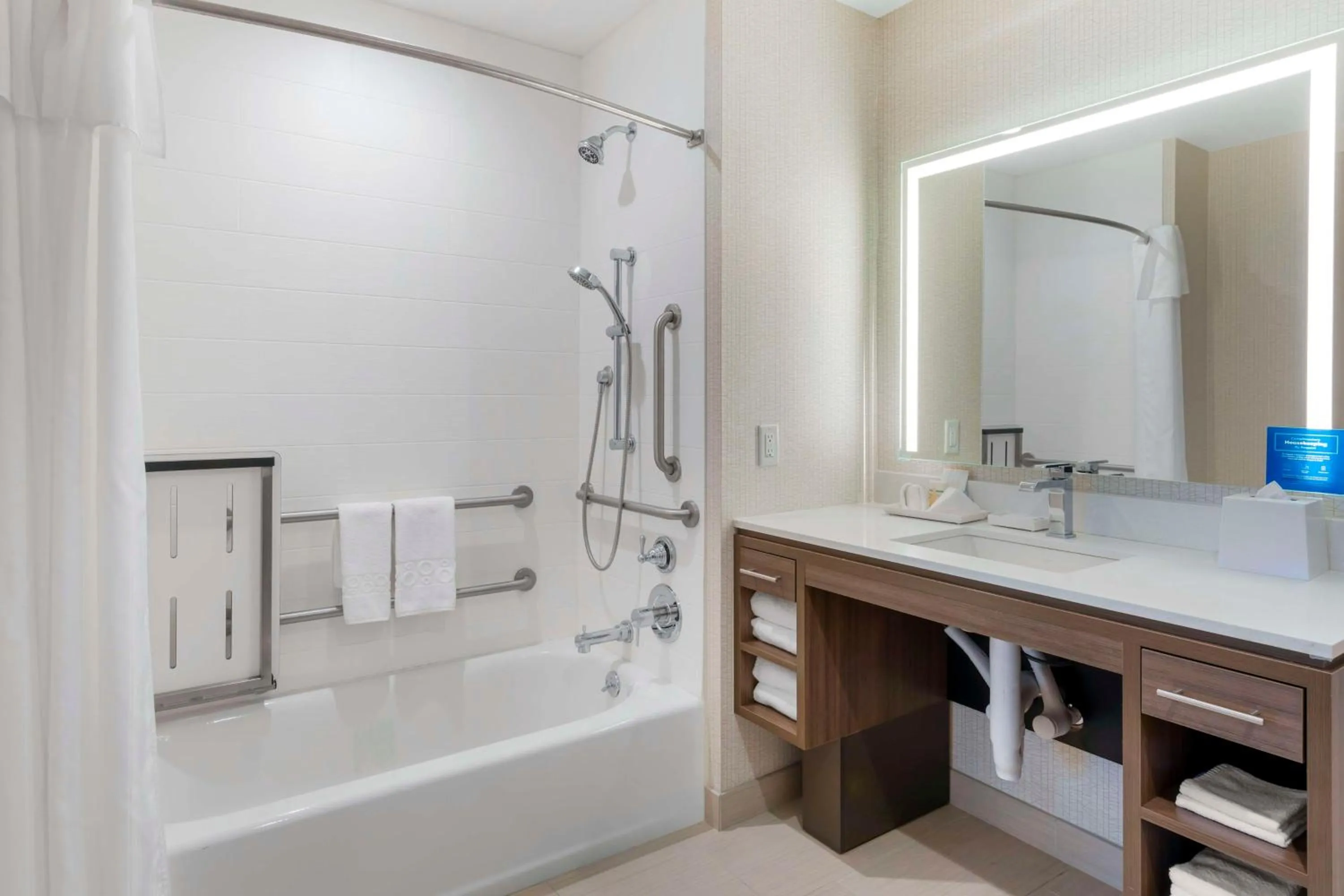 Bathroom in Home2 Suites By Hilton Redlands