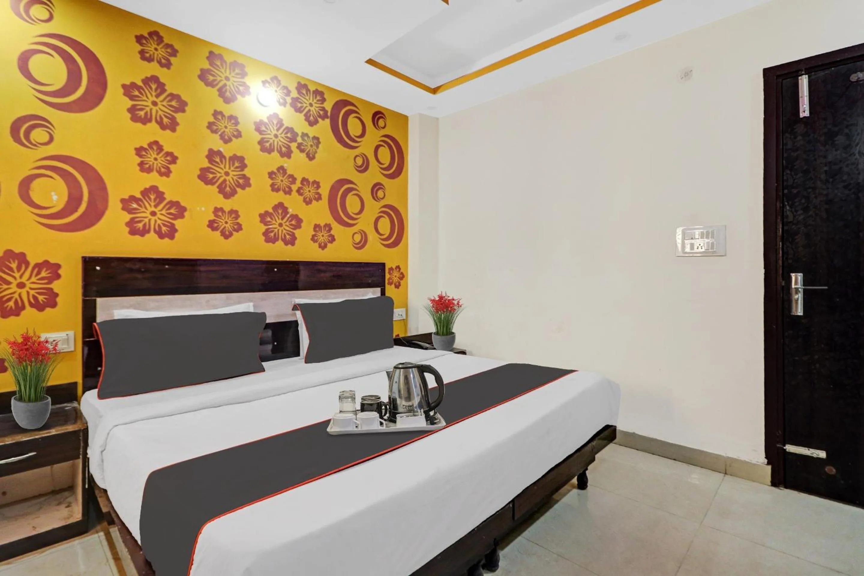 Bathroom, Bed in Super Hotel O Lotus