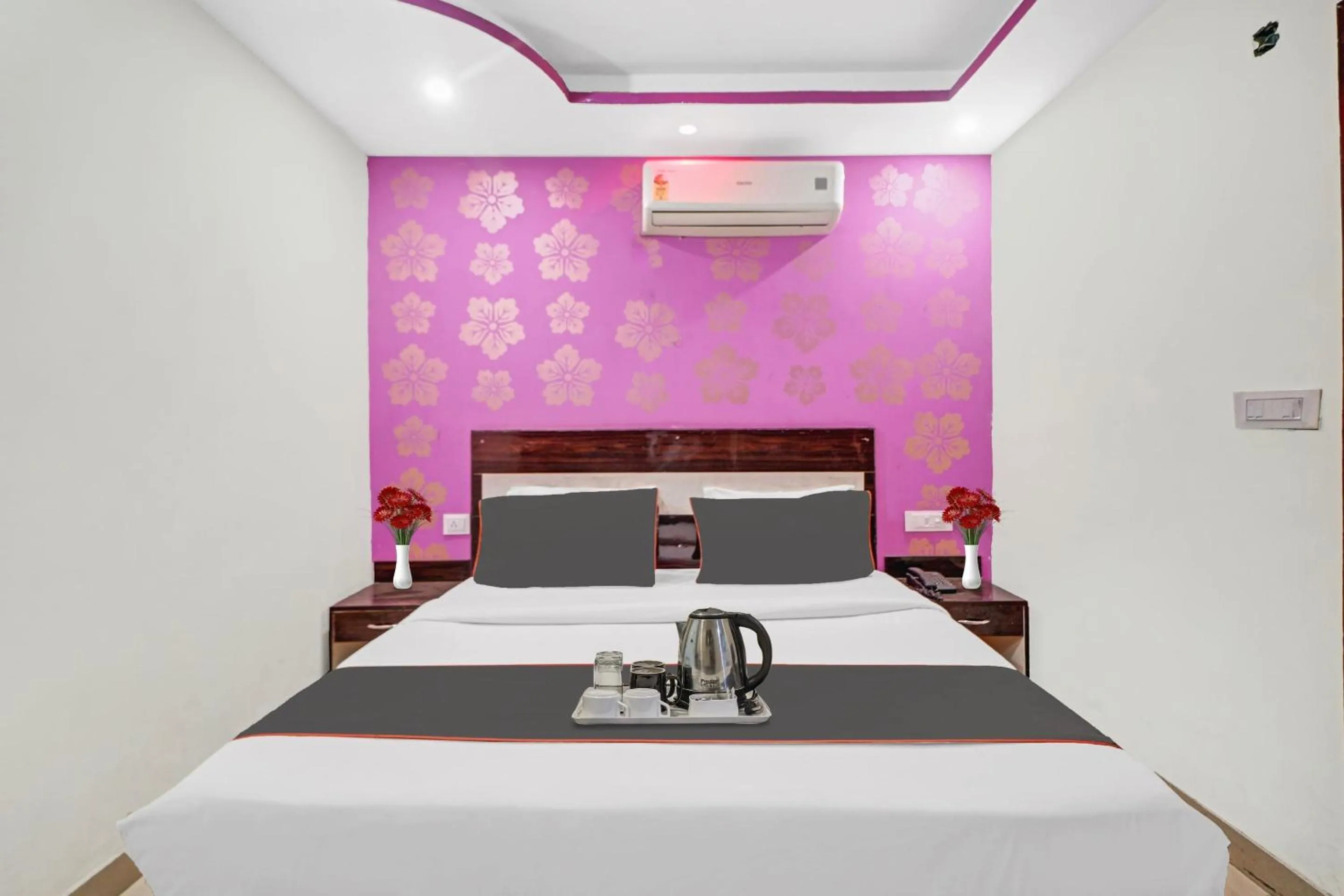 Bedroom, Bed in Super Hotel O Lotus