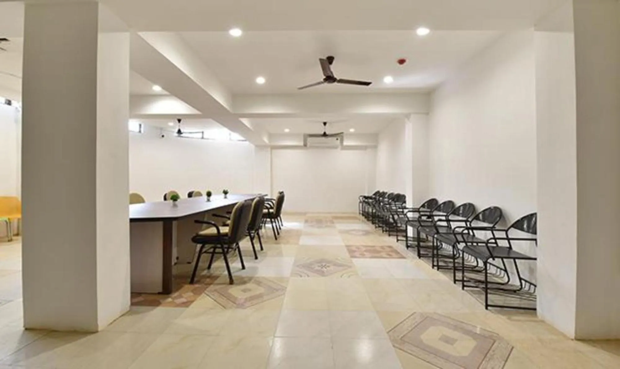 Meeting/conference room in Oriva Siddharth Corporate