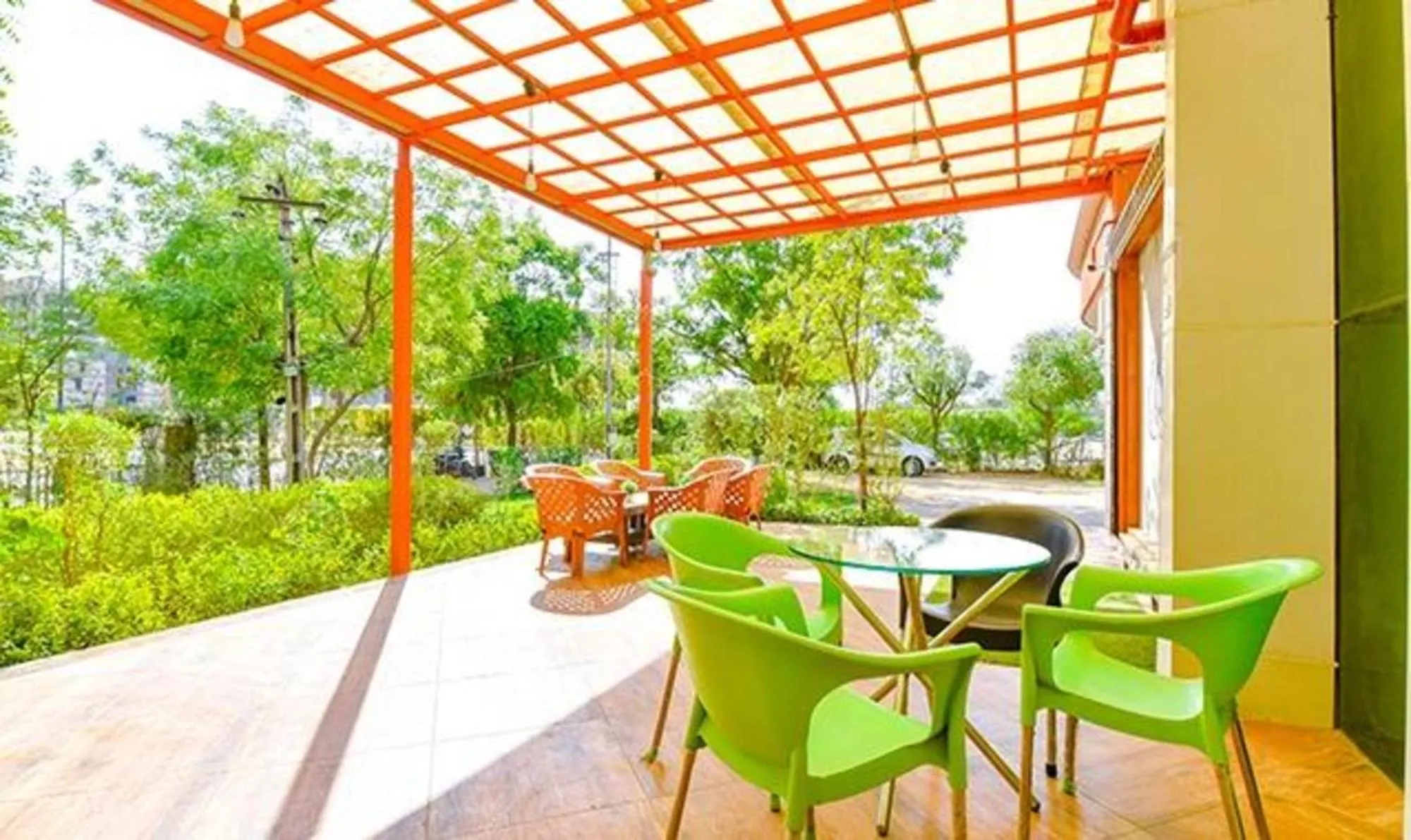 Restaurant/places to eat in Oriva Siddharth Corporate