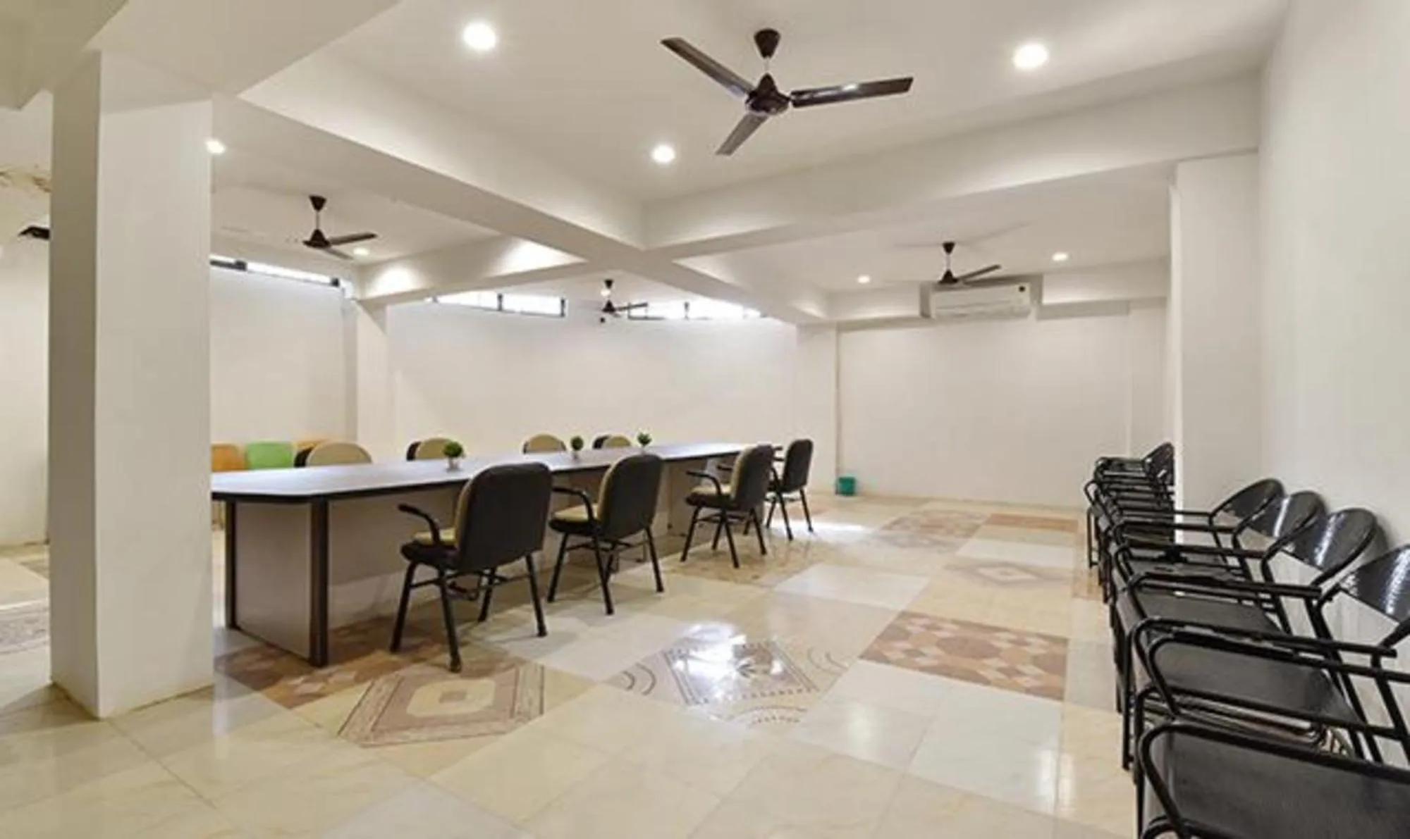 Meeting/conference room in Oriva Siddharth Corporate