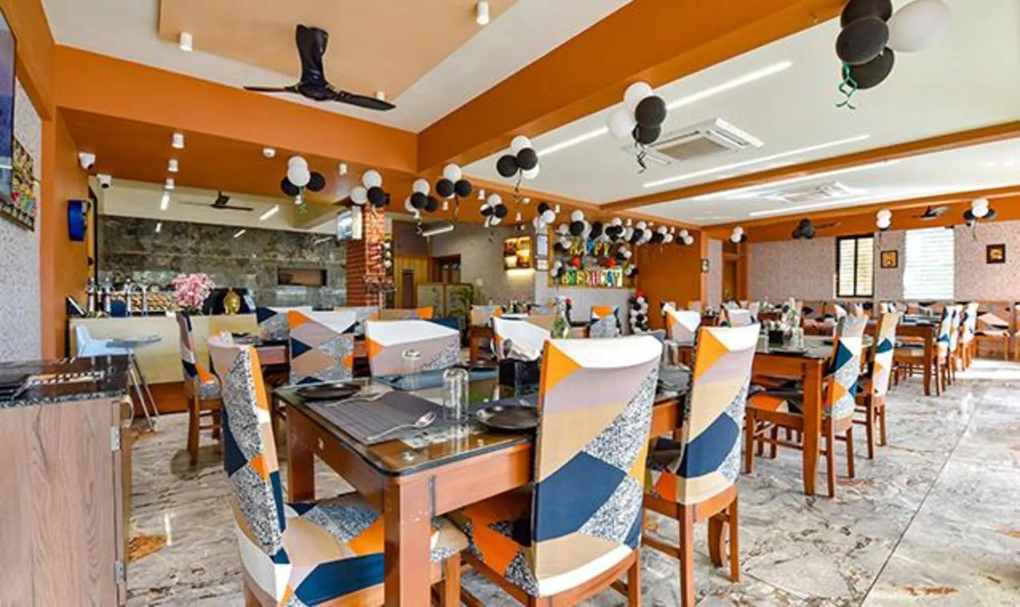 Restaurant/places to eat in Oriva Siddharth Corporate