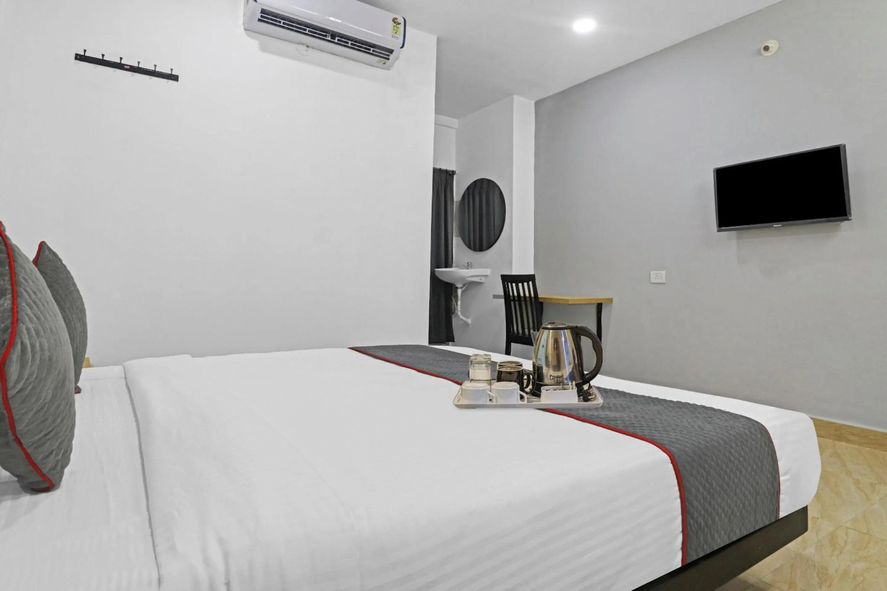 Bedroom, Bed in Townhouse De Alphabet Hotel