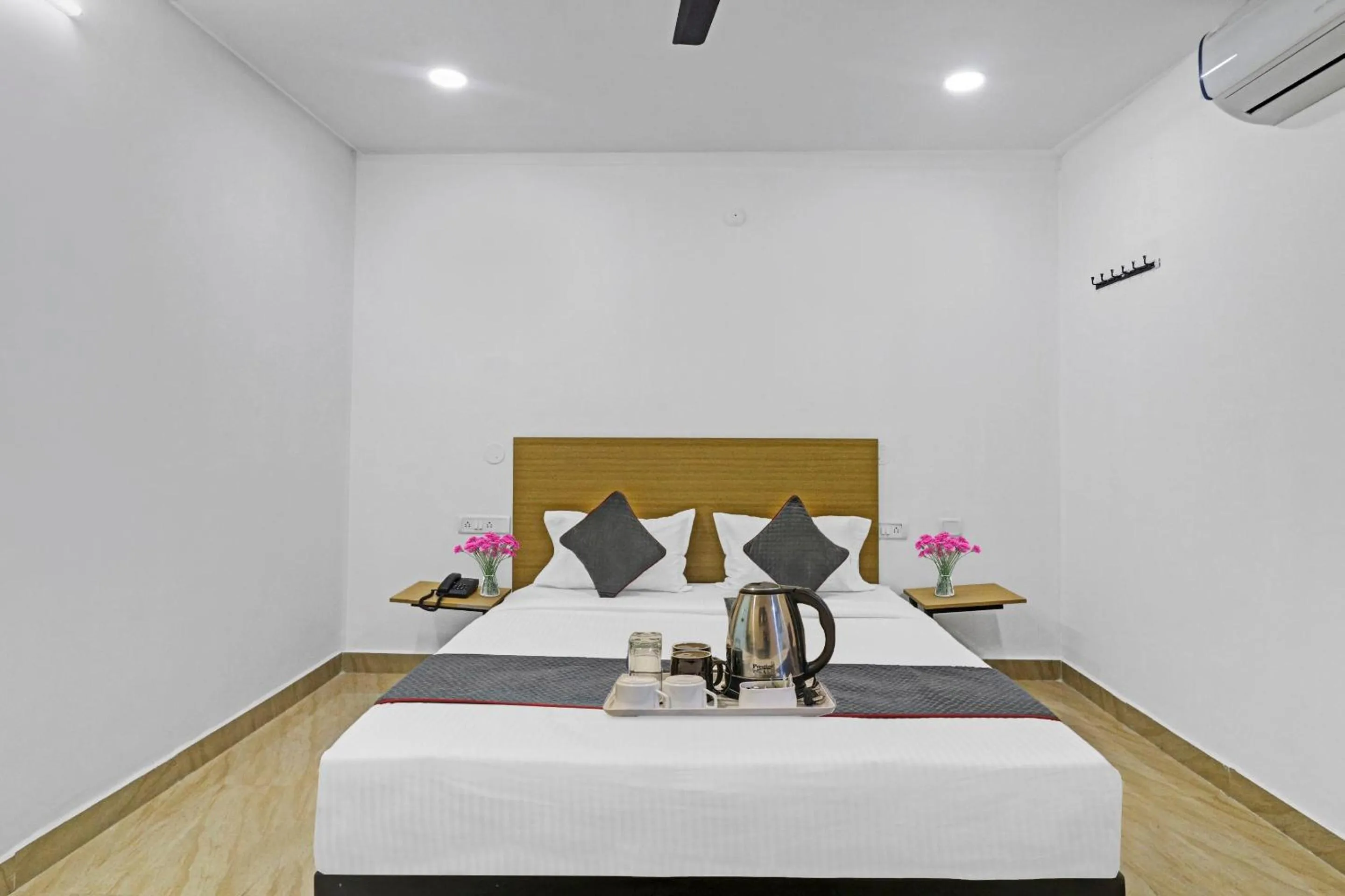 Bedroom, Bed in Townhouse De Alphabet Hotel