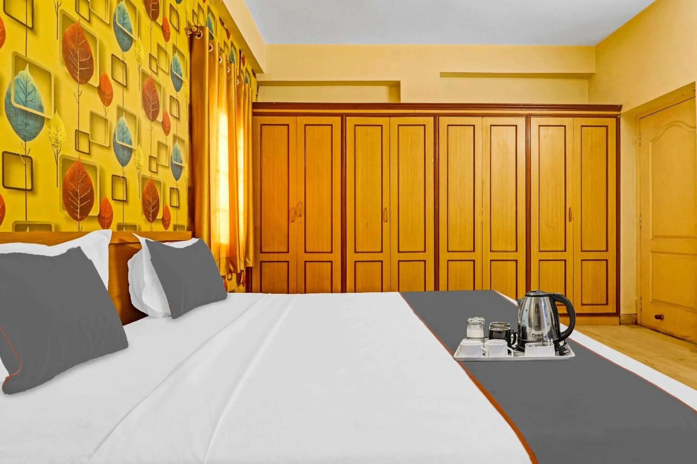 Bedroom, Bed in Capital O Samrat Palace Near Nampally Station