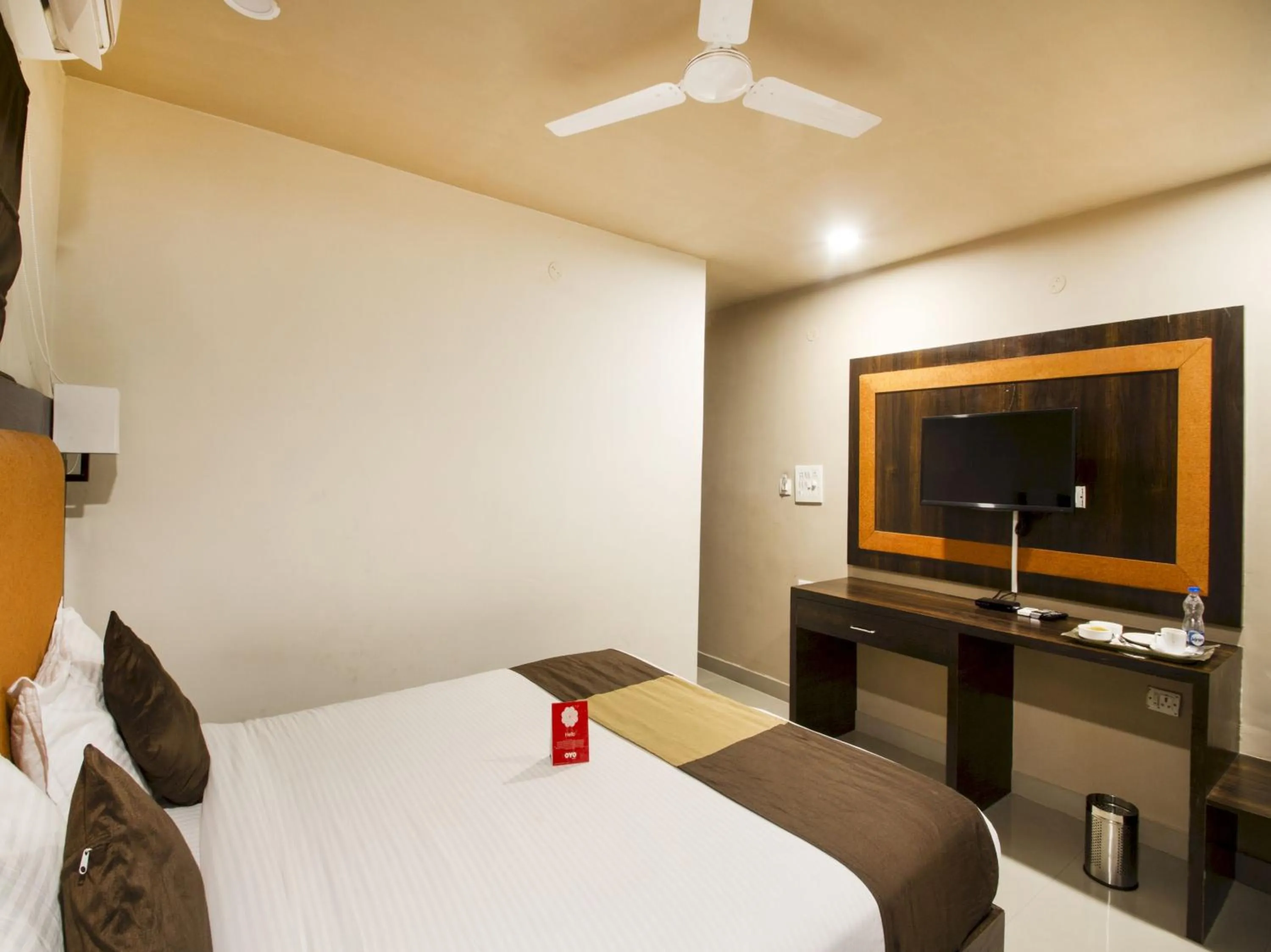 Bedroom, Bed in Collection O Park Heights Banjara Hills Near Gvk One Mall