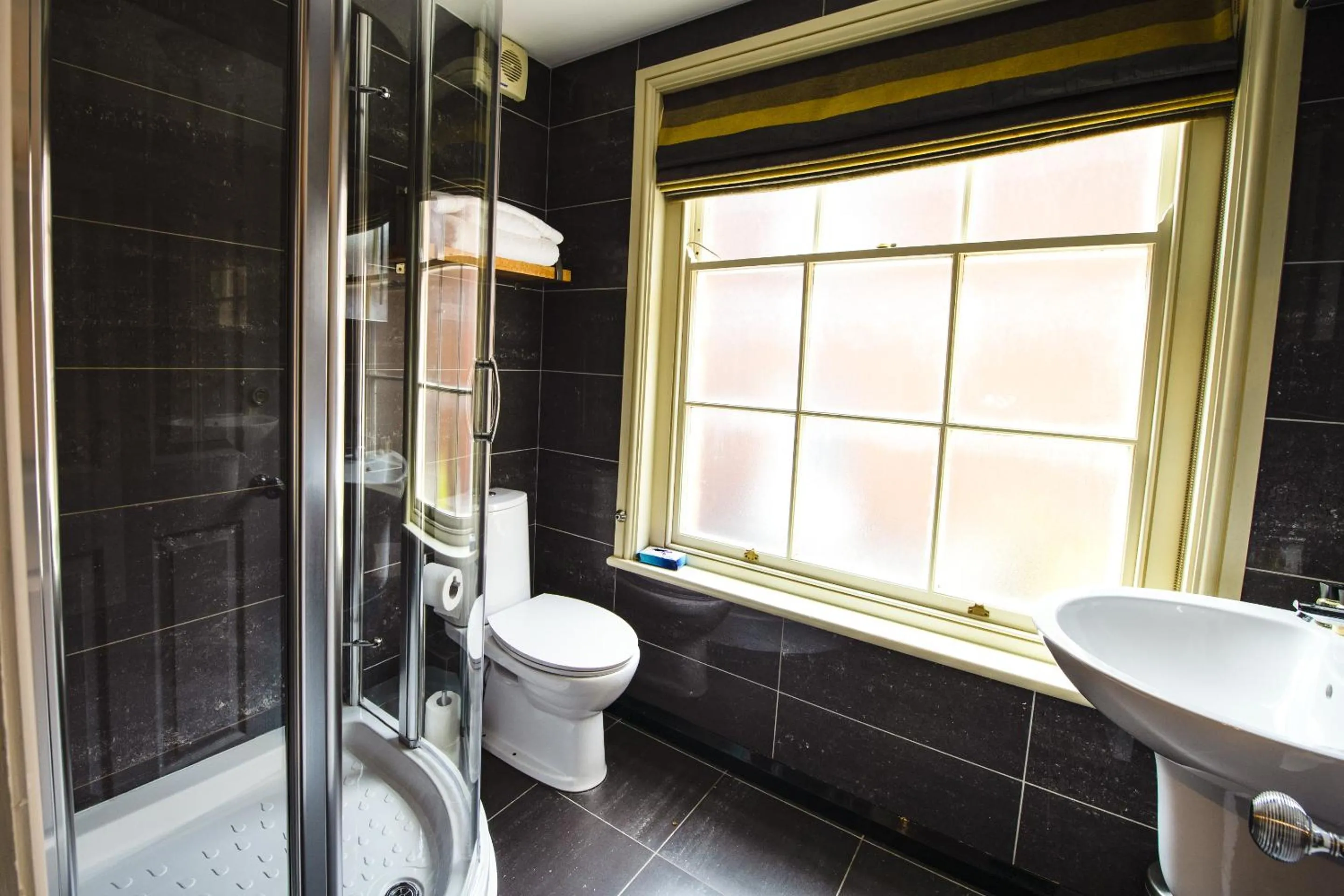 Bathroom in RHUBARB at Drapers Hall