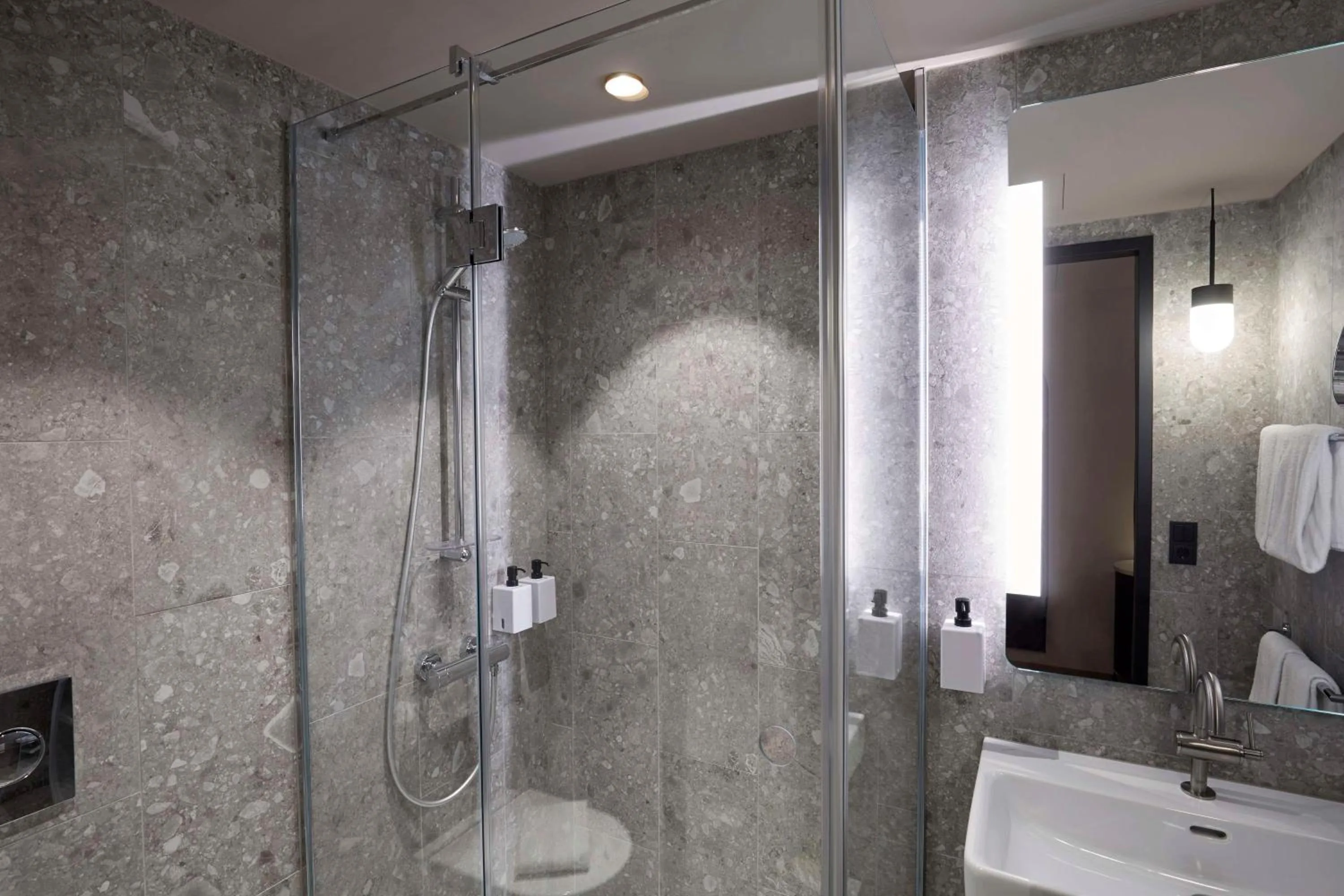 Bathroom in Scandic Frankfurt Hafenpark