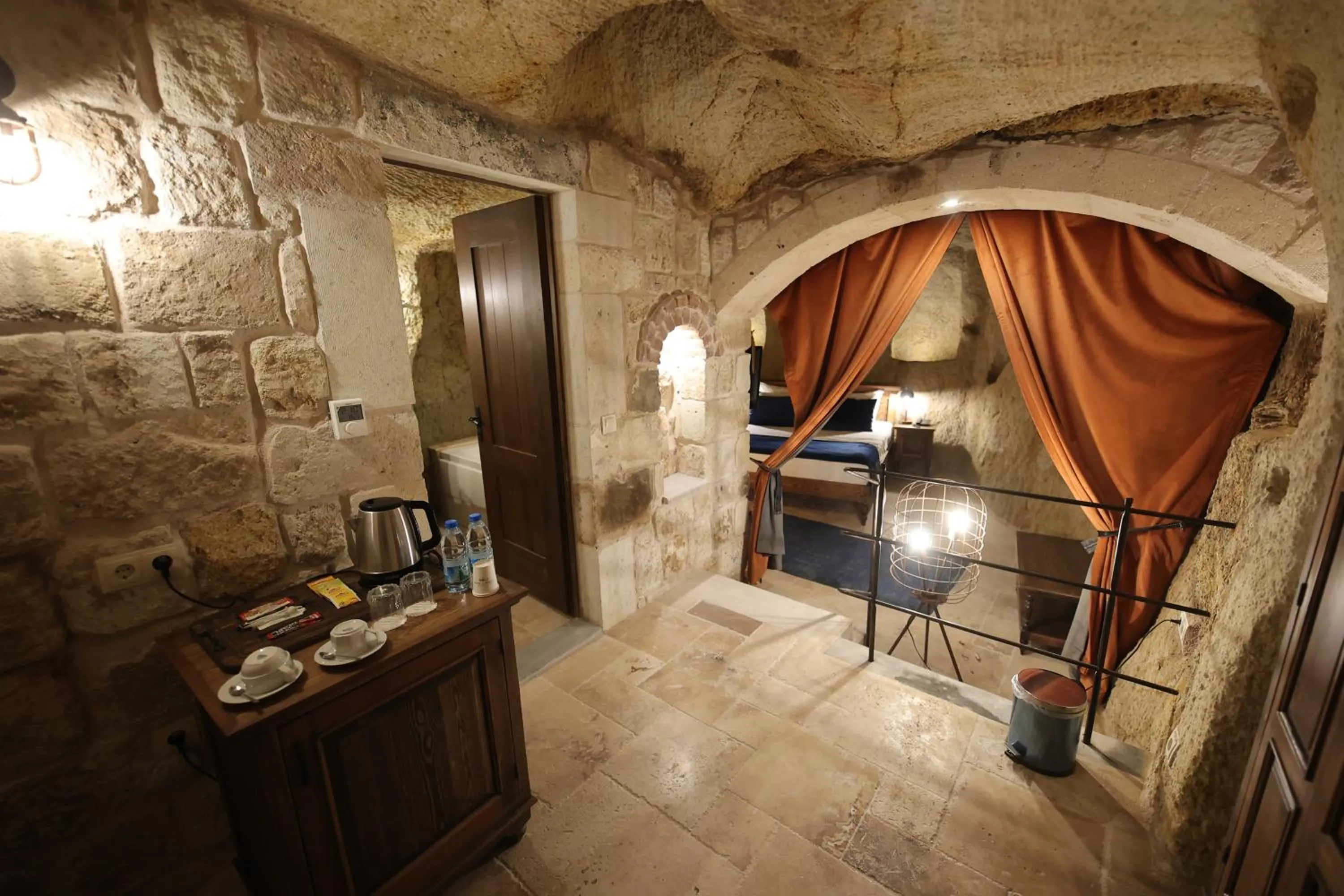 Photo of the whole room, Bed in Ürgüp Cave Suites