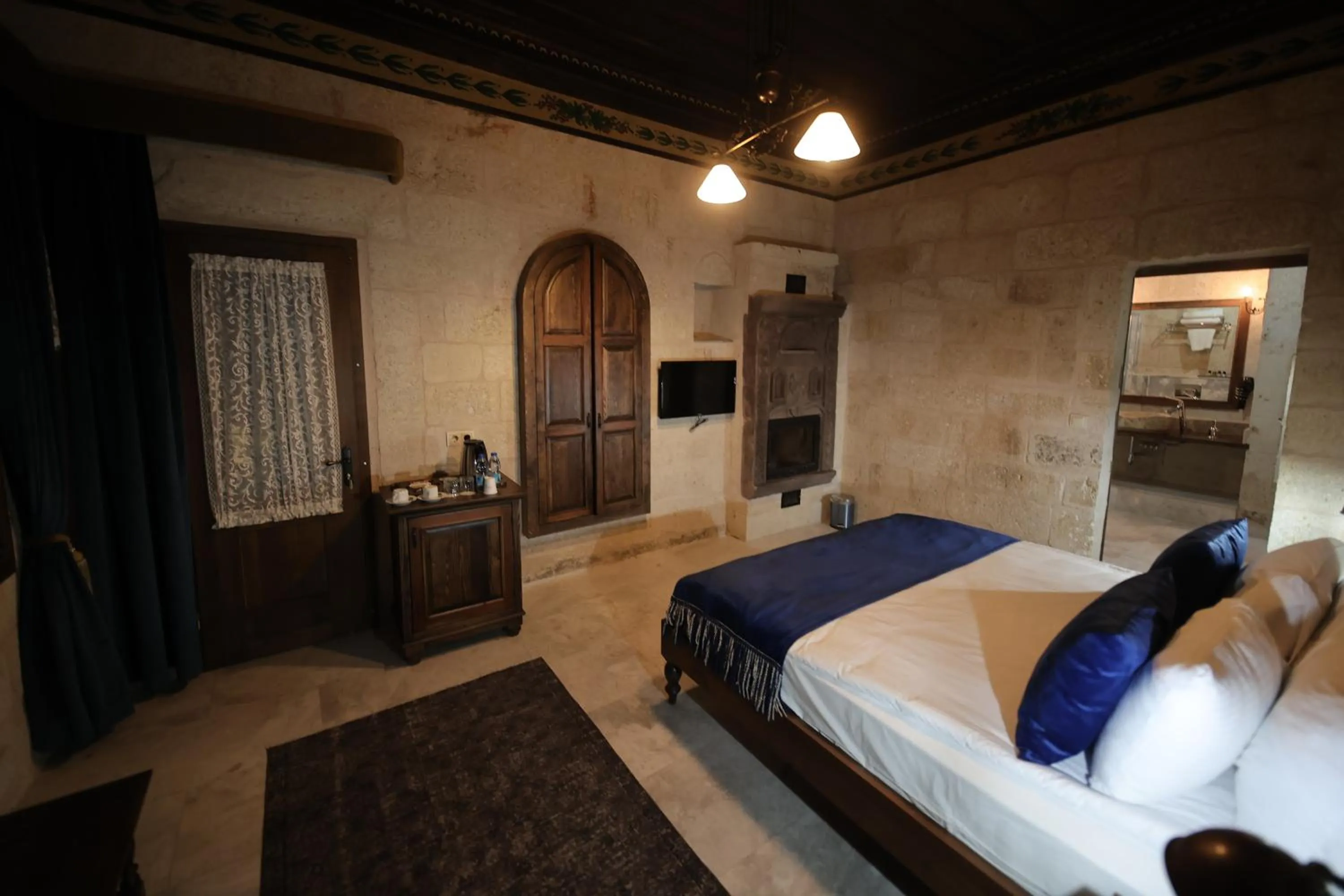 Photo of the whole room, Bed in Ürgüp Cave Suites