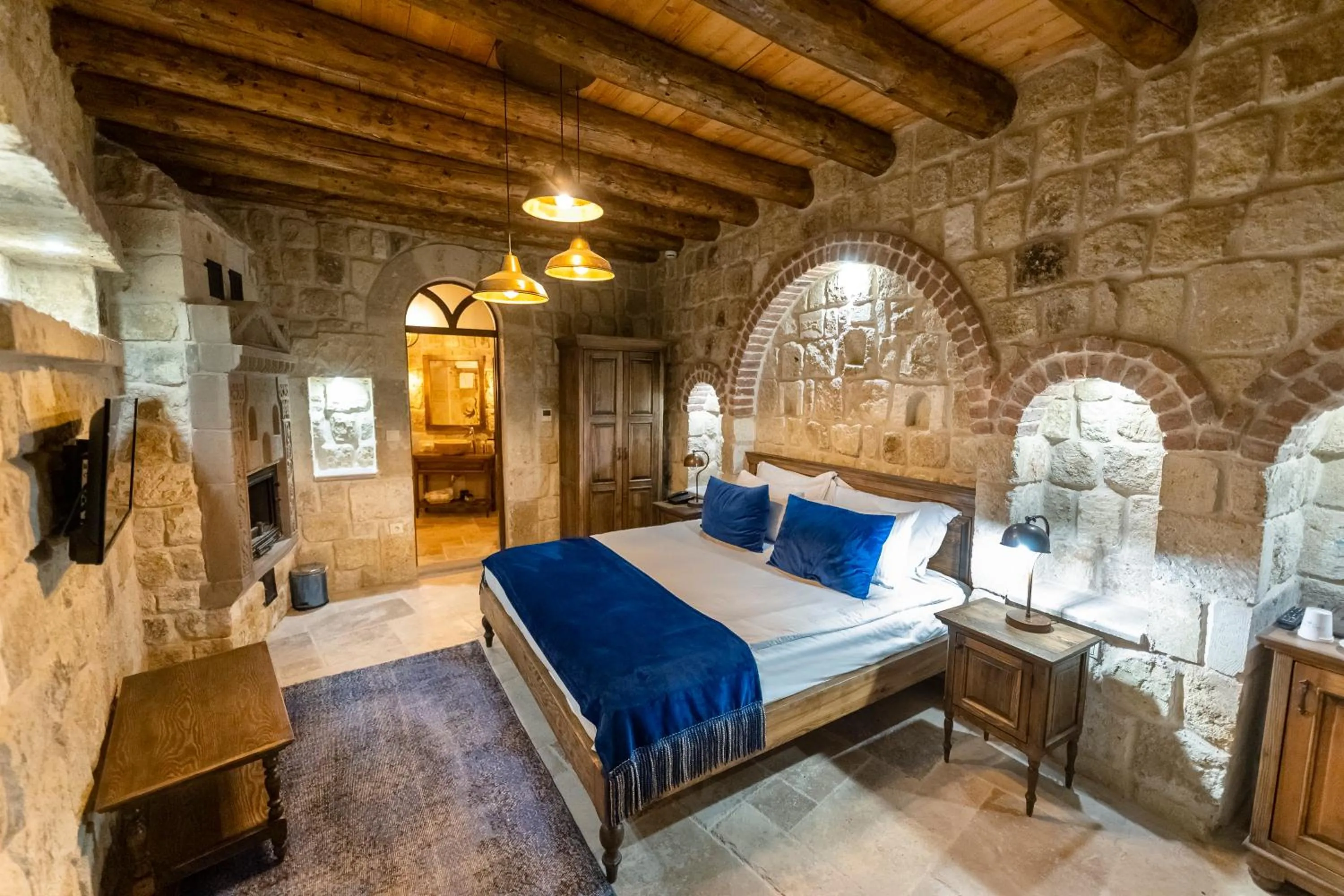 Photo of the whole room, Bed in Ürgüp Cave Suites