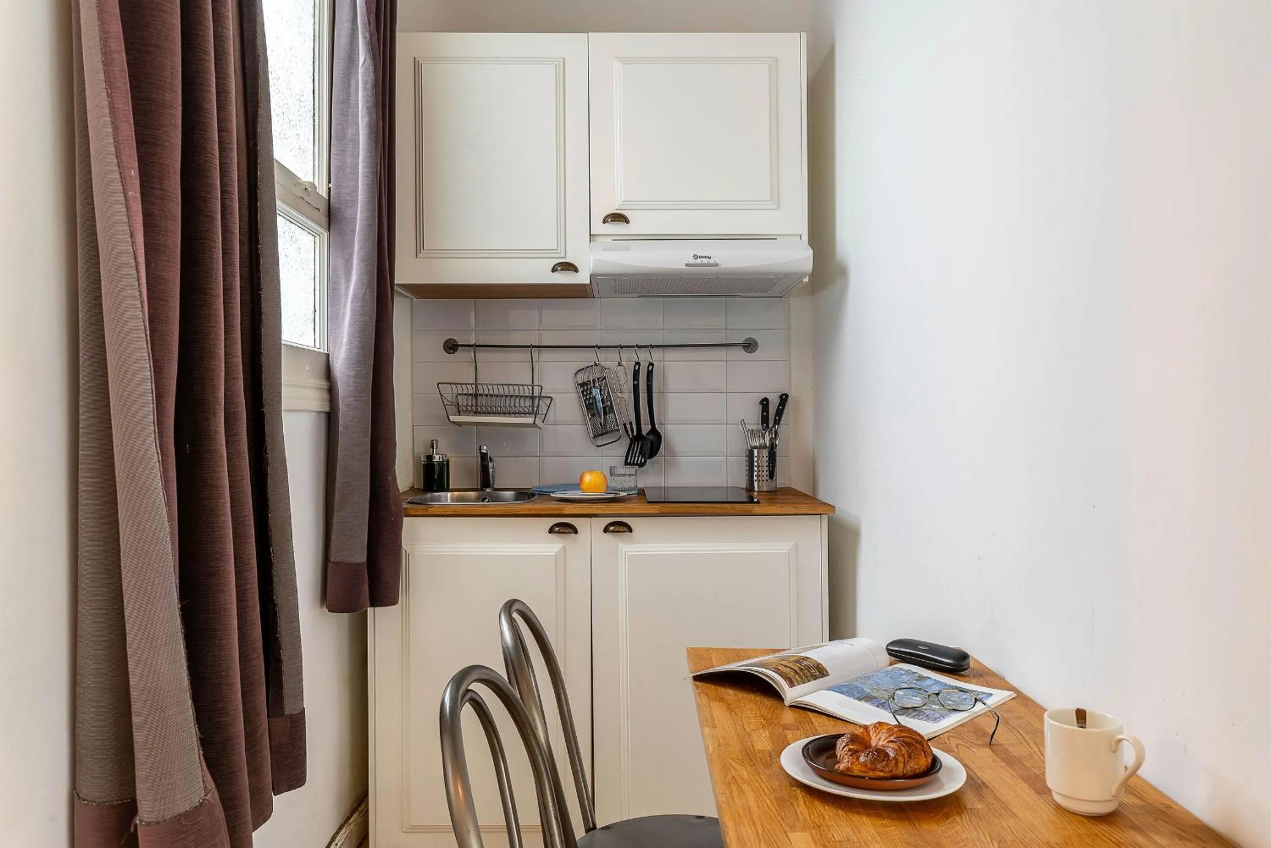 Kitchen or kitchenette in Casa Gracia Apartments