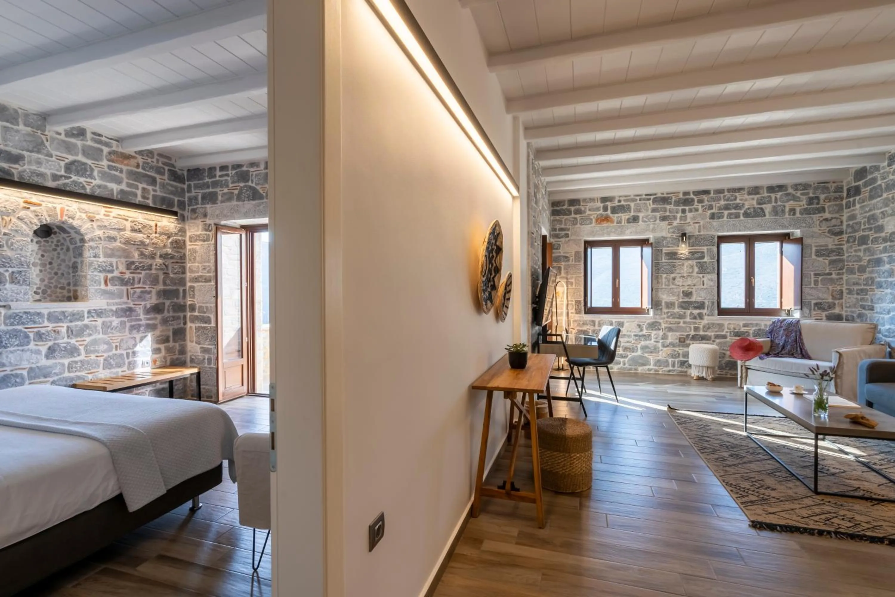 Photo of the whole room, Bed in Manifest Boutique Hotel