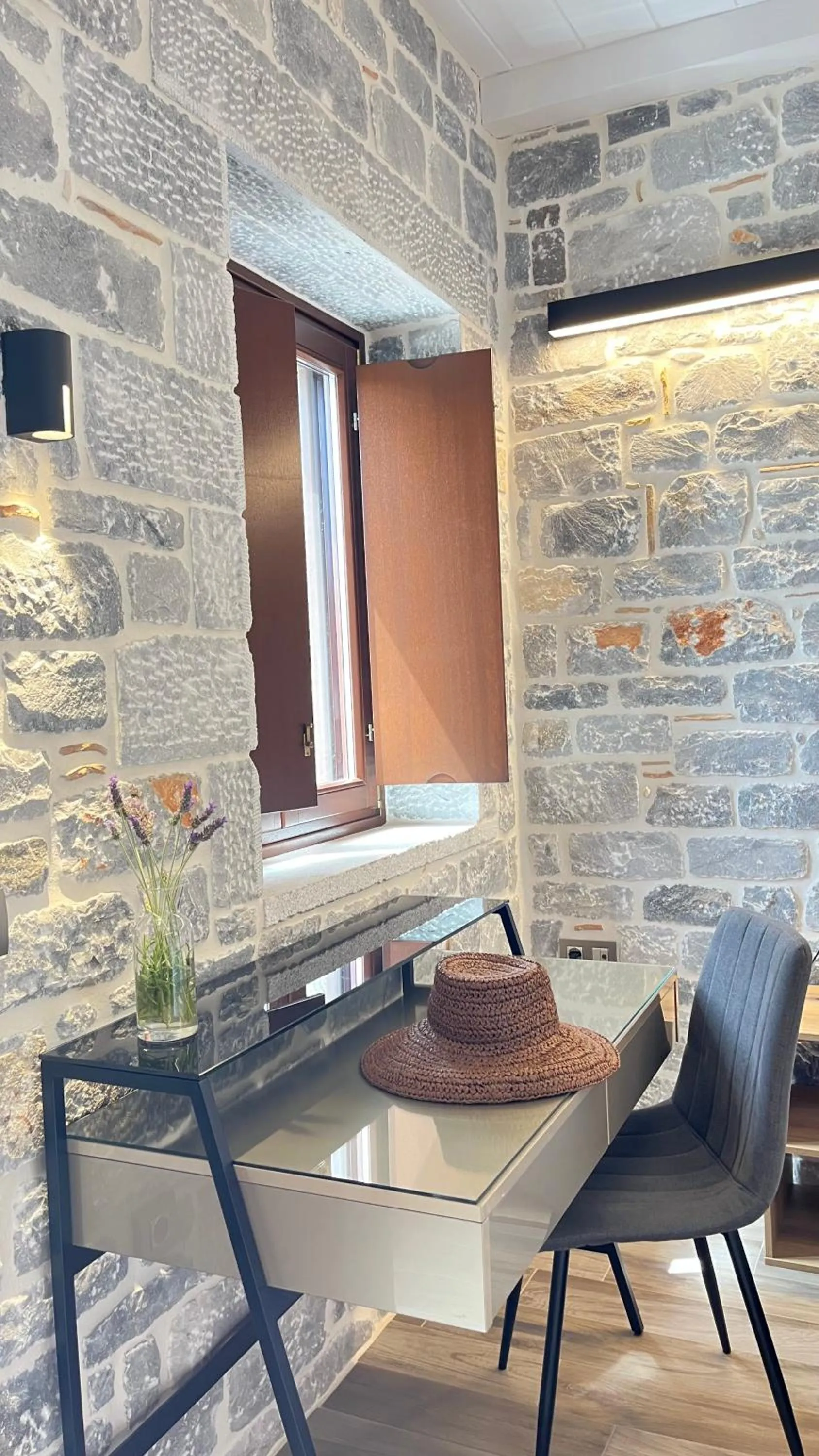 Text overlay in Manifest Boutique Hotel