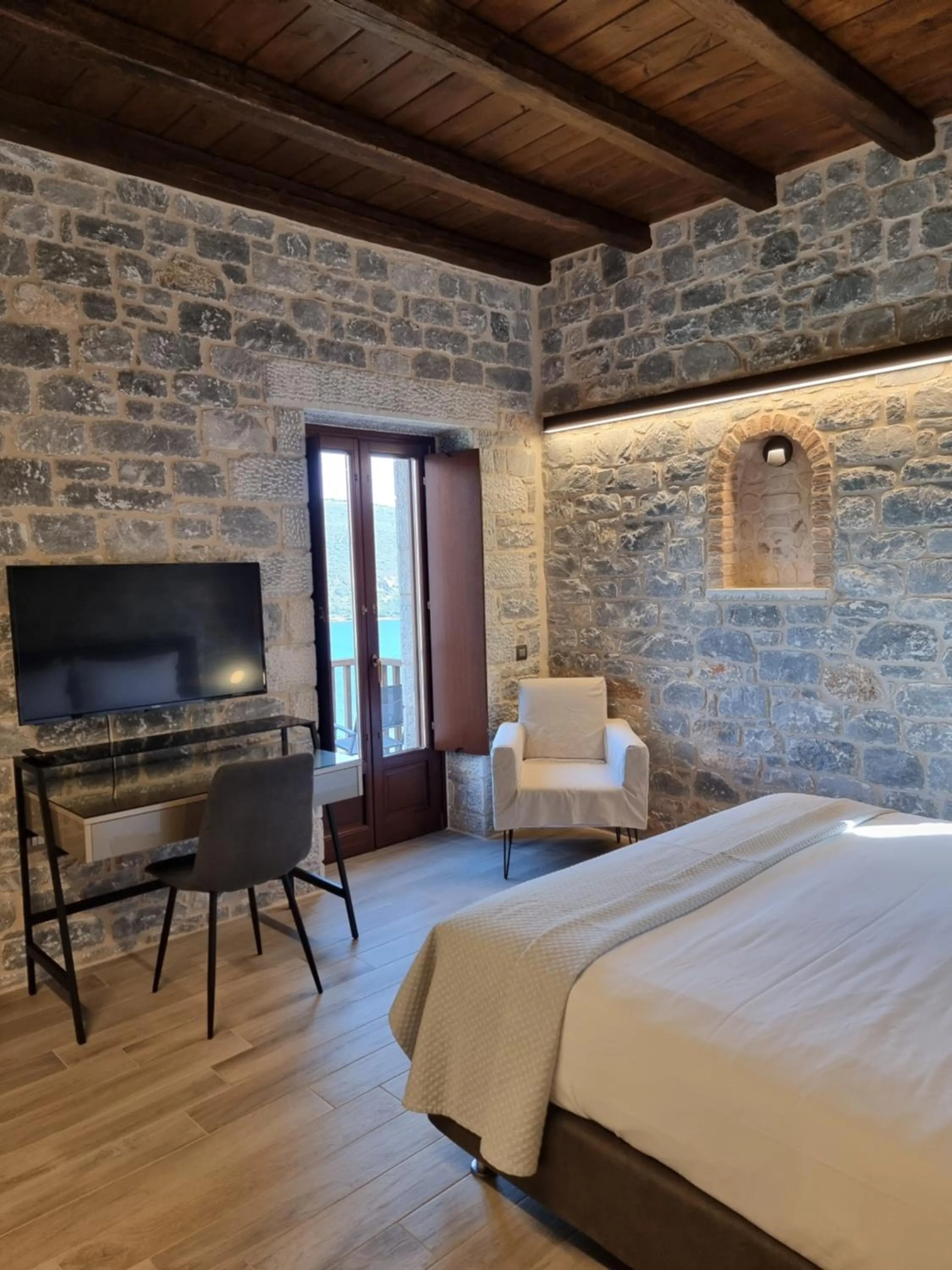 Bedroom, Bed in Manifest Boutique Hotel