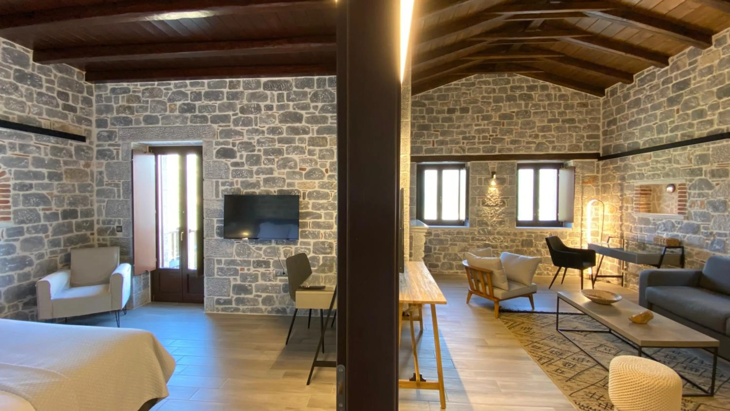 Photo of the whole room, Bed in Manifest Boutique Hotel