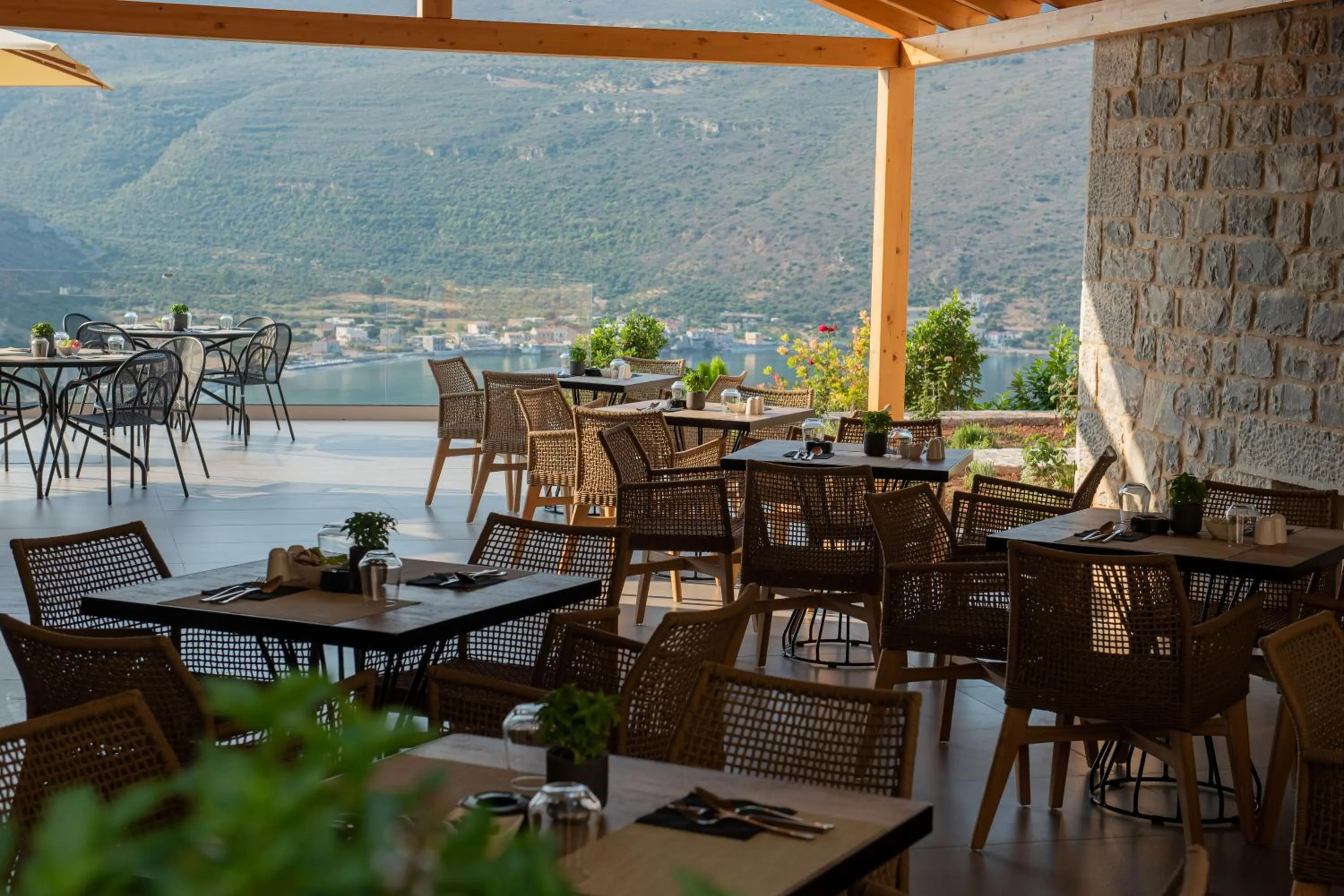 Restaurant/places to eat in Manifest Boutique Hotel