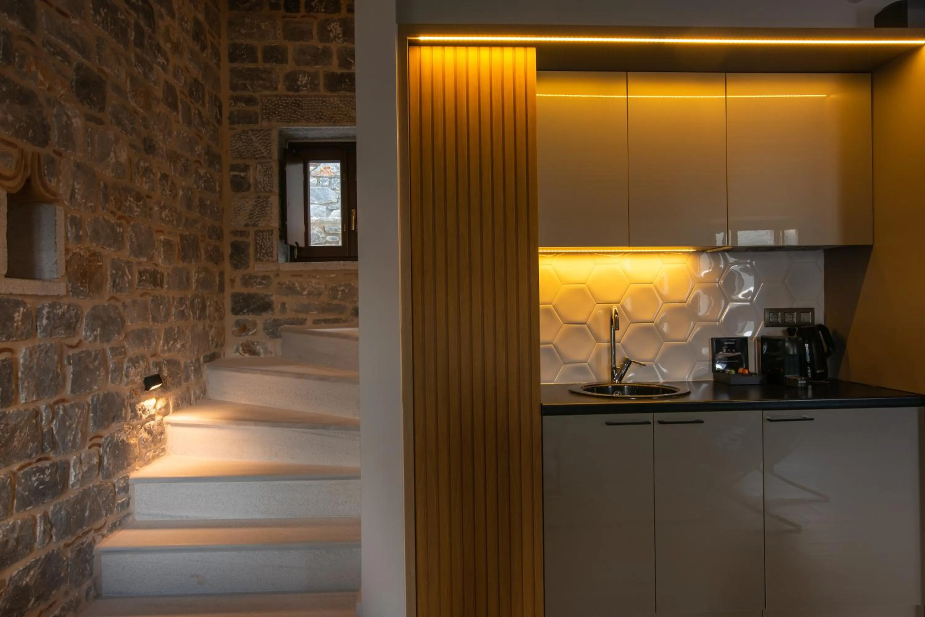 Bathroom, Bed in Manifest Boutique Hotel