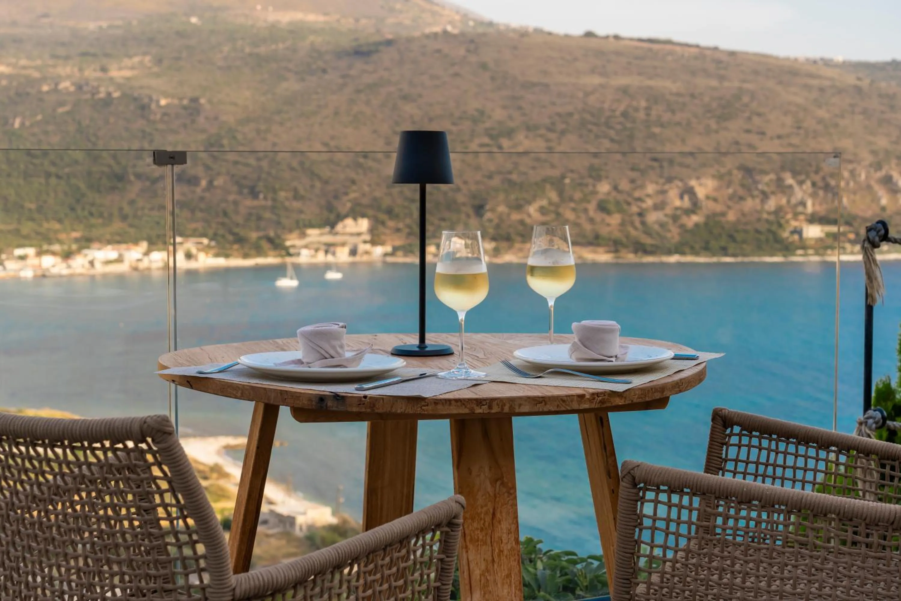 Restaurant/places to eat in Manifest Boutique Hotel