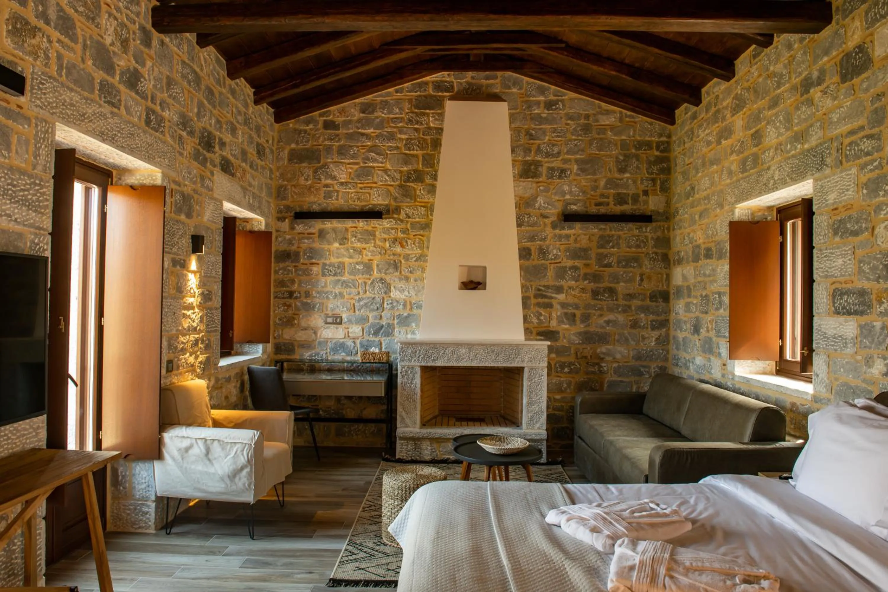 Photo of the whole room, Bed in Manifest Boutique Hotel