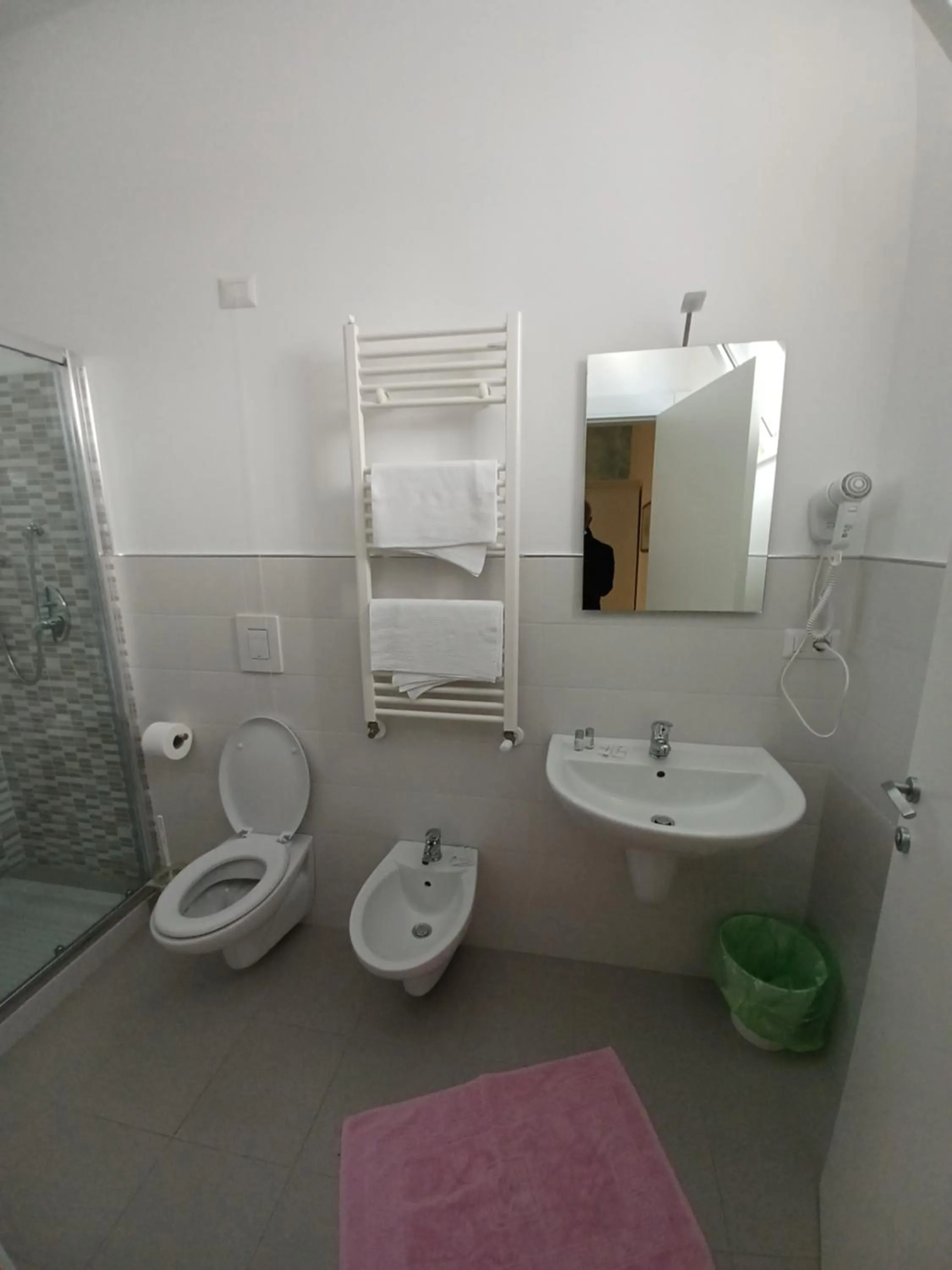 Shower in Hotel Costa