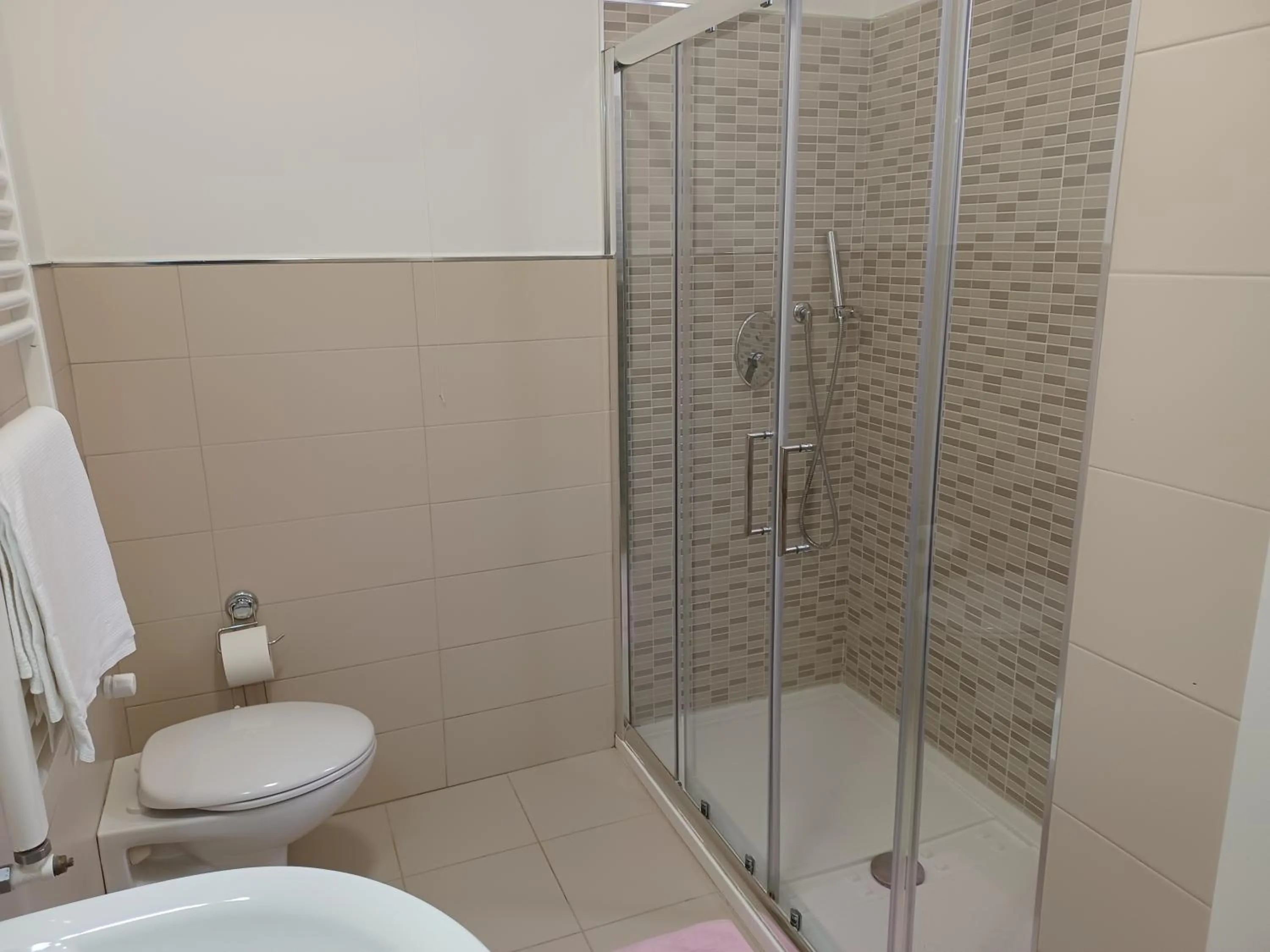 Shower in Hotel Costa