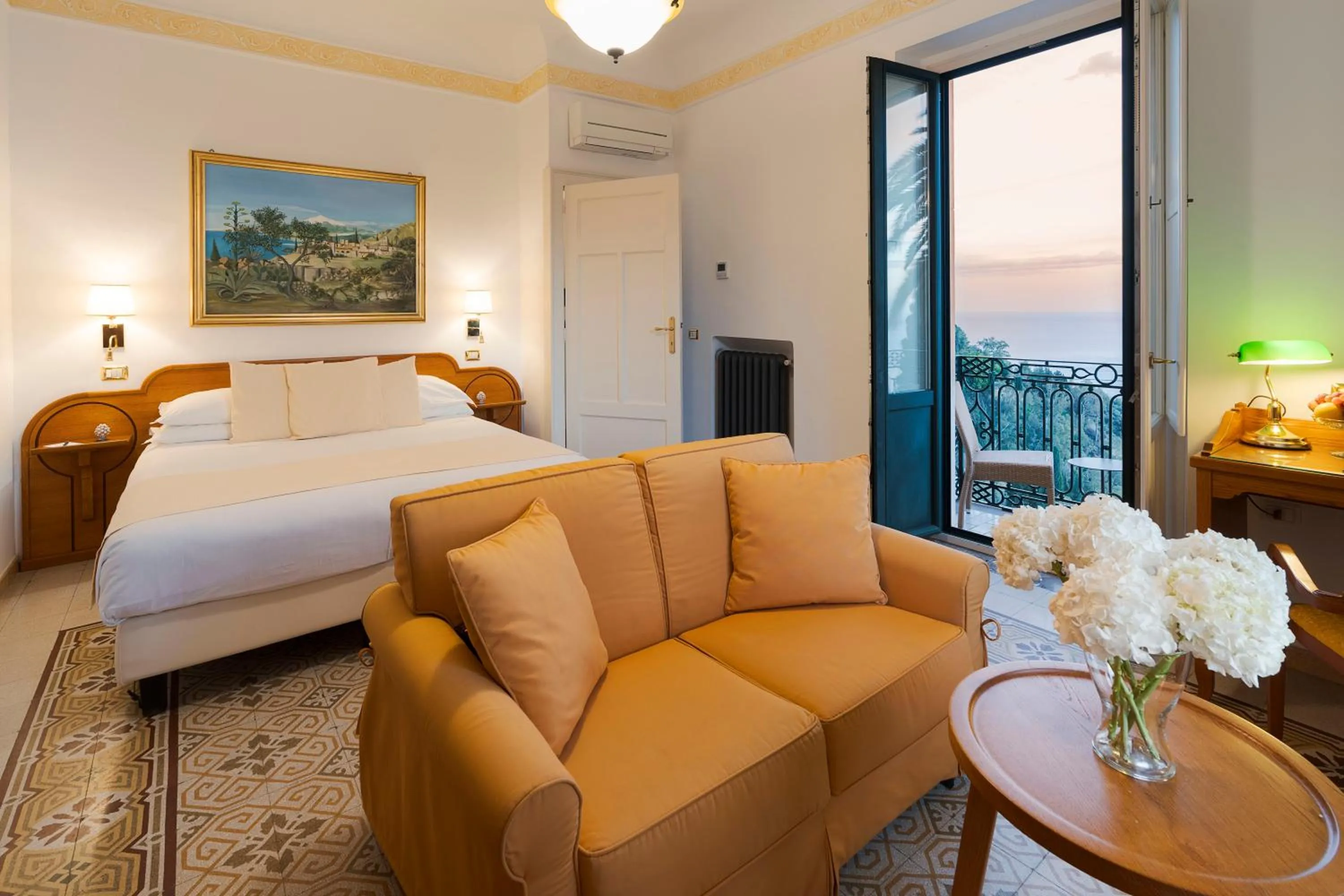 Bedroom, Bed in Hotel Villa Schuler