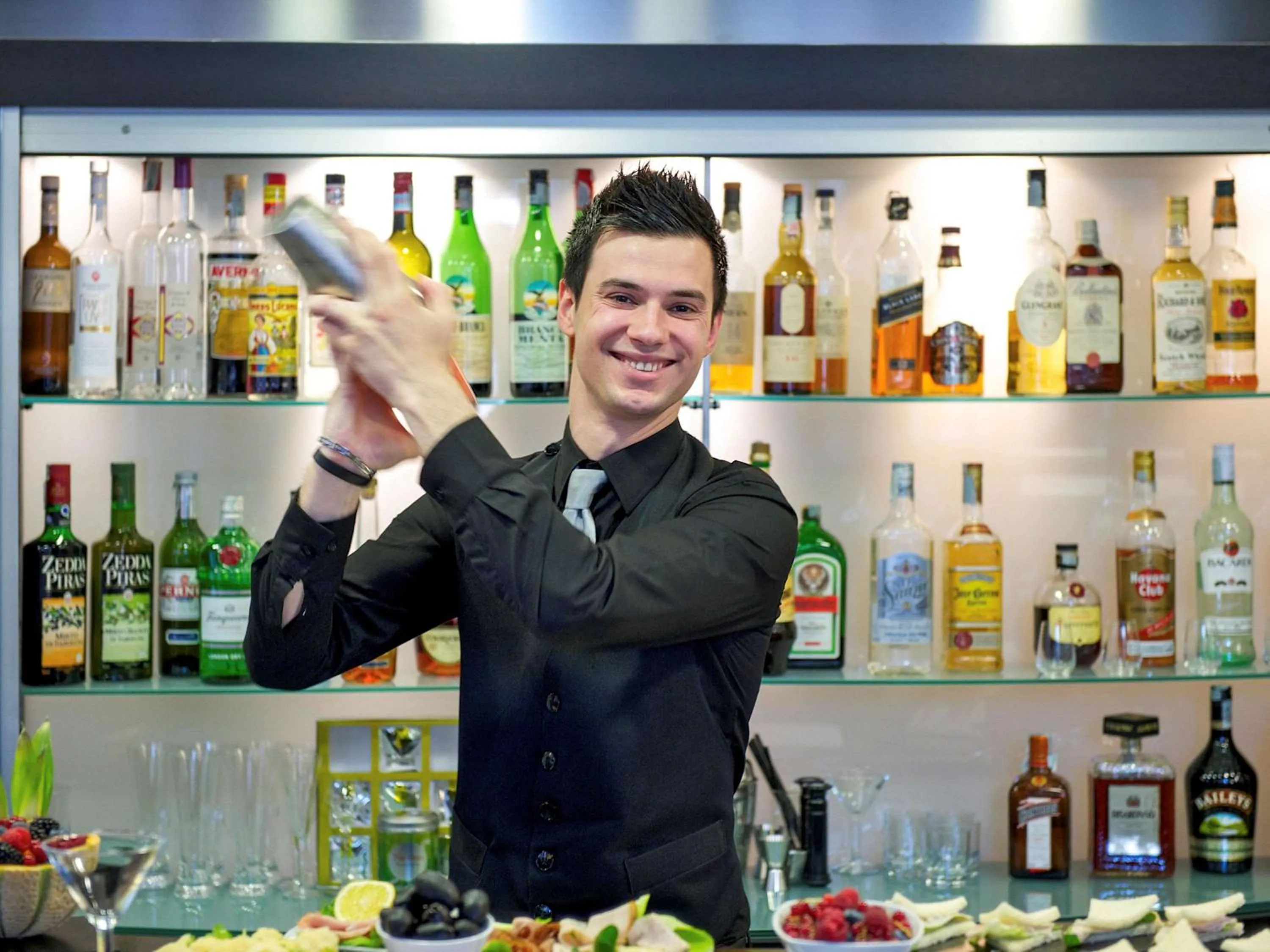 Communal lounge/ TV room in Mercure Bergamo Centro Palazzo Dolci