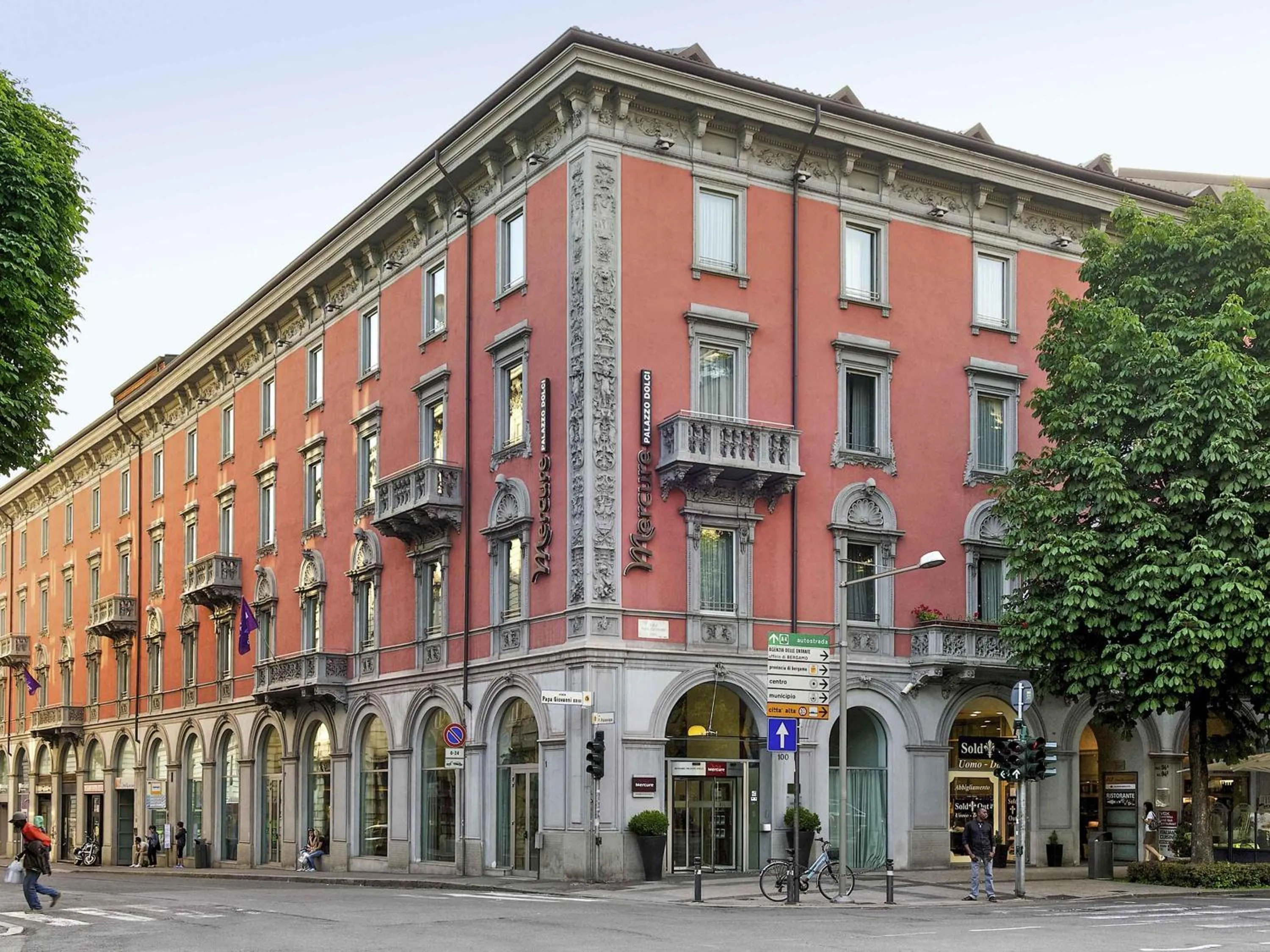 Property building in Mercure Bergamo Centro Palazzo Dolci