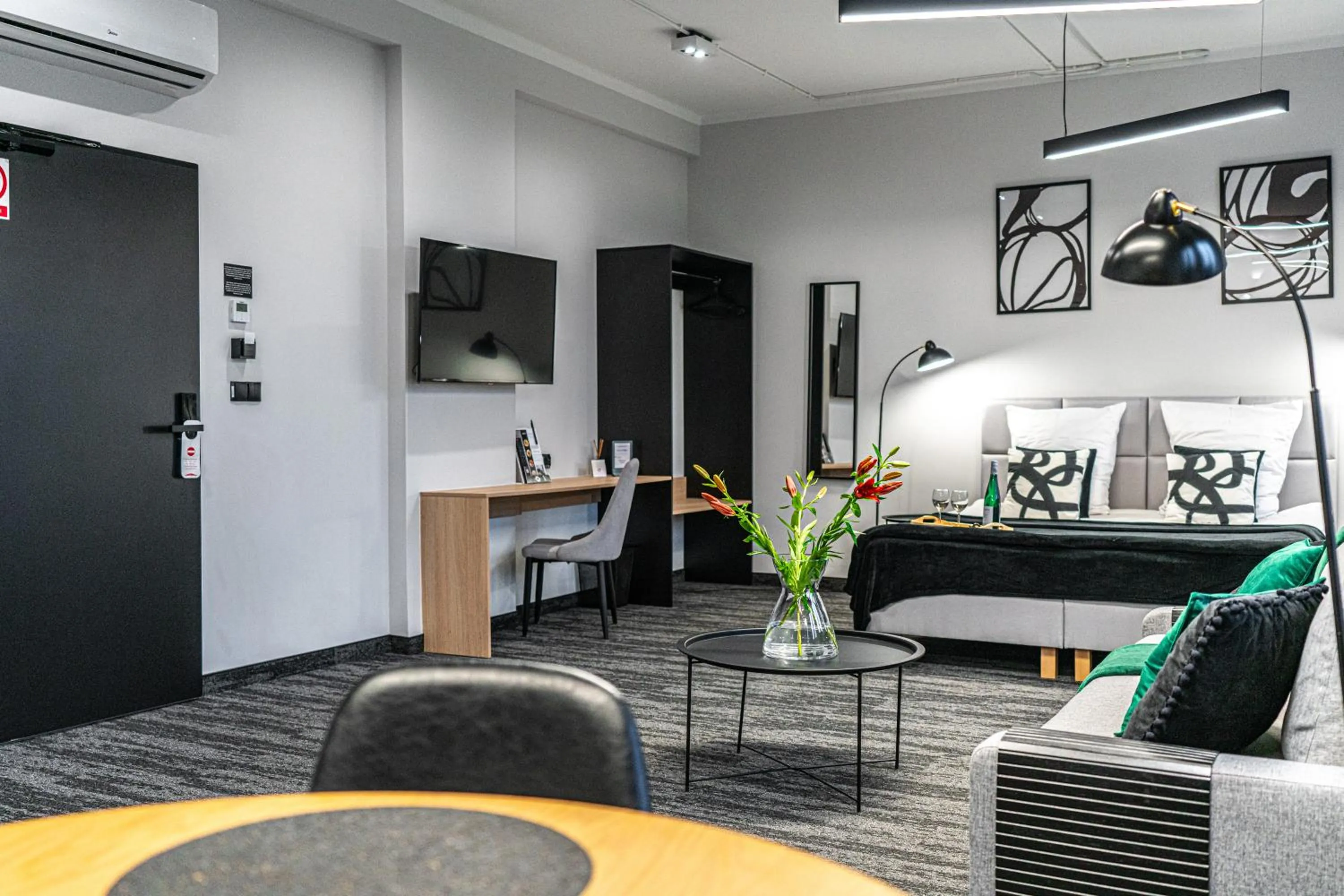 wardrobe in VANTA Business Center