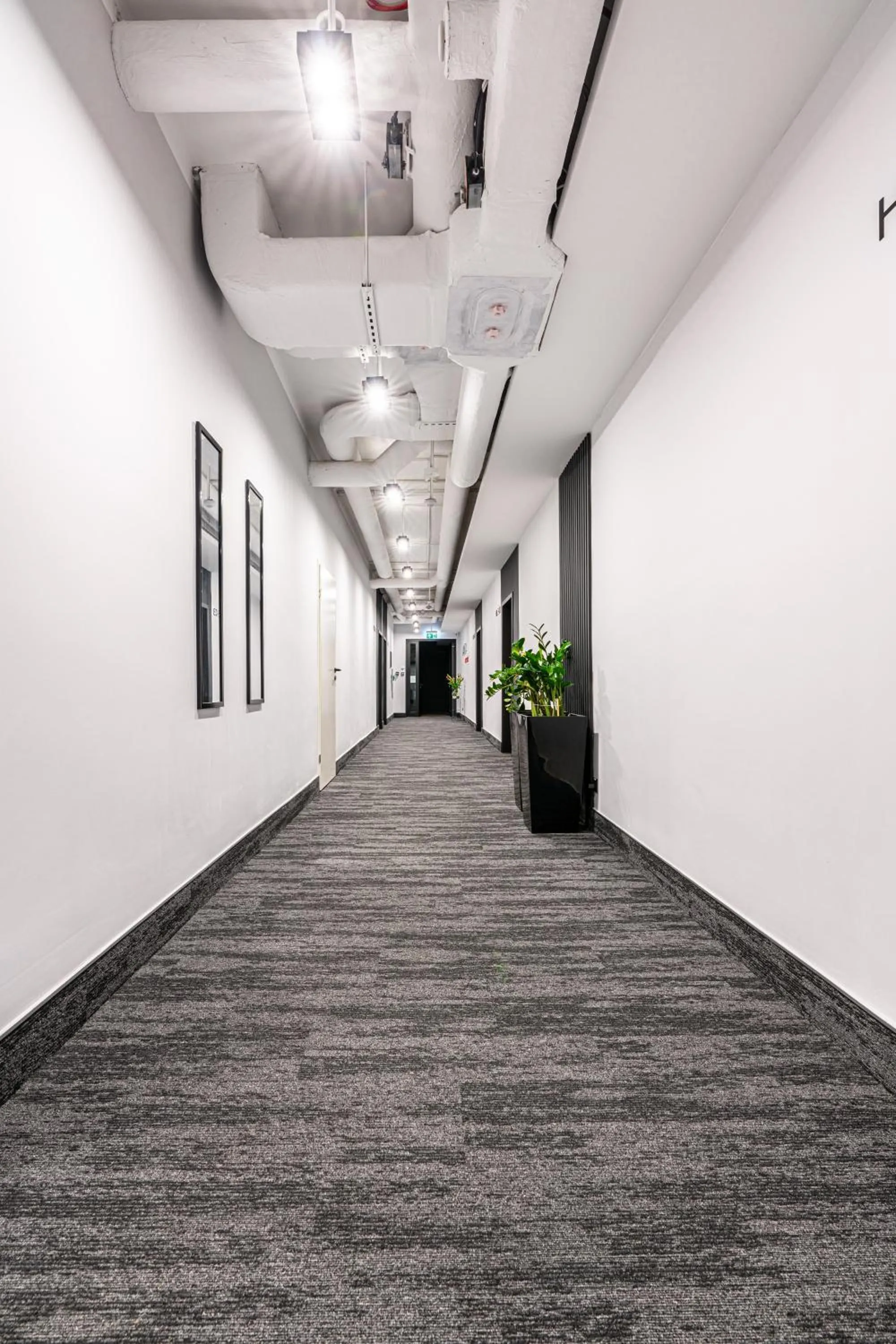 Lobby or reception in VANTA Business Center