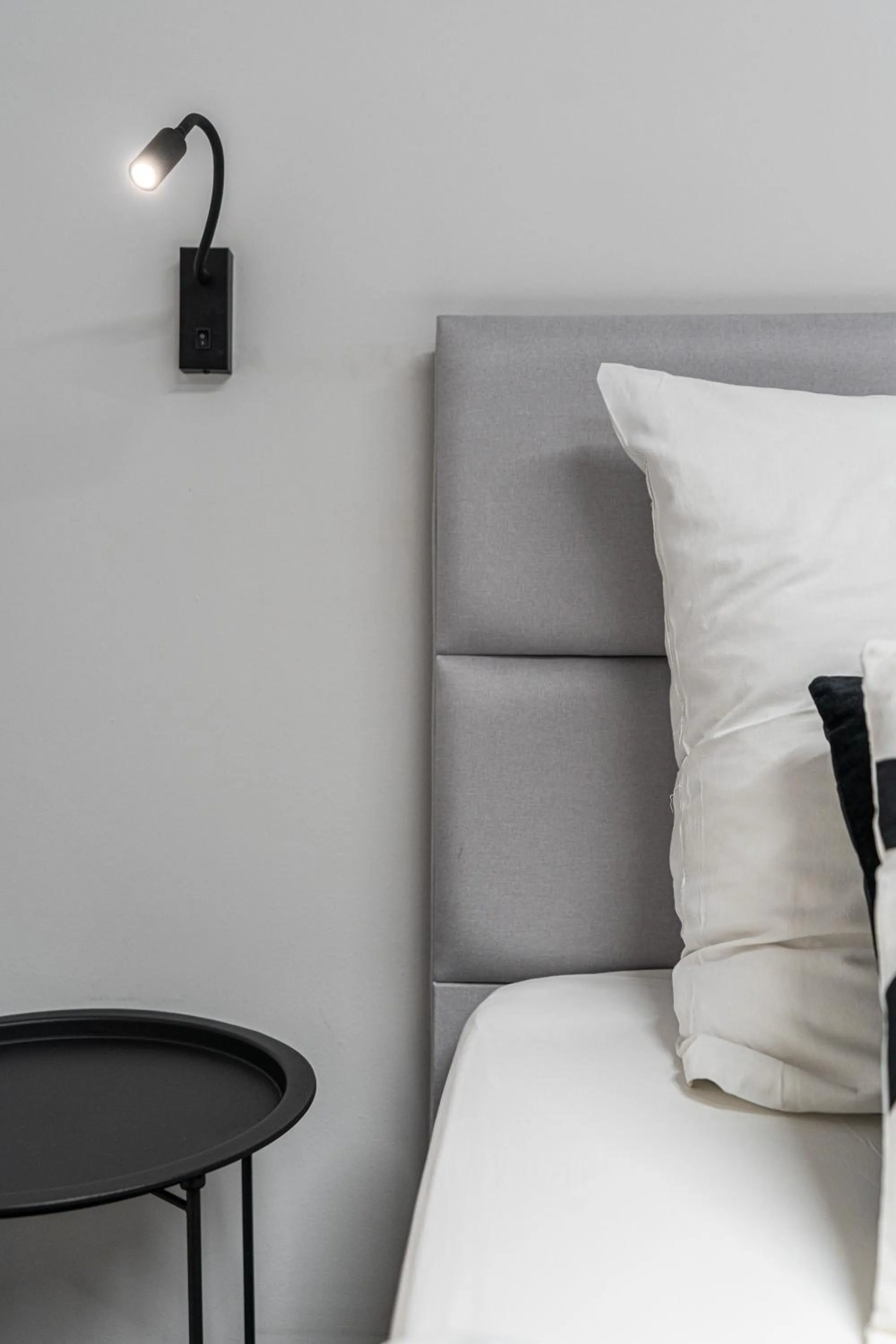 Photo of the whole room, Bed in VANTA Business Center