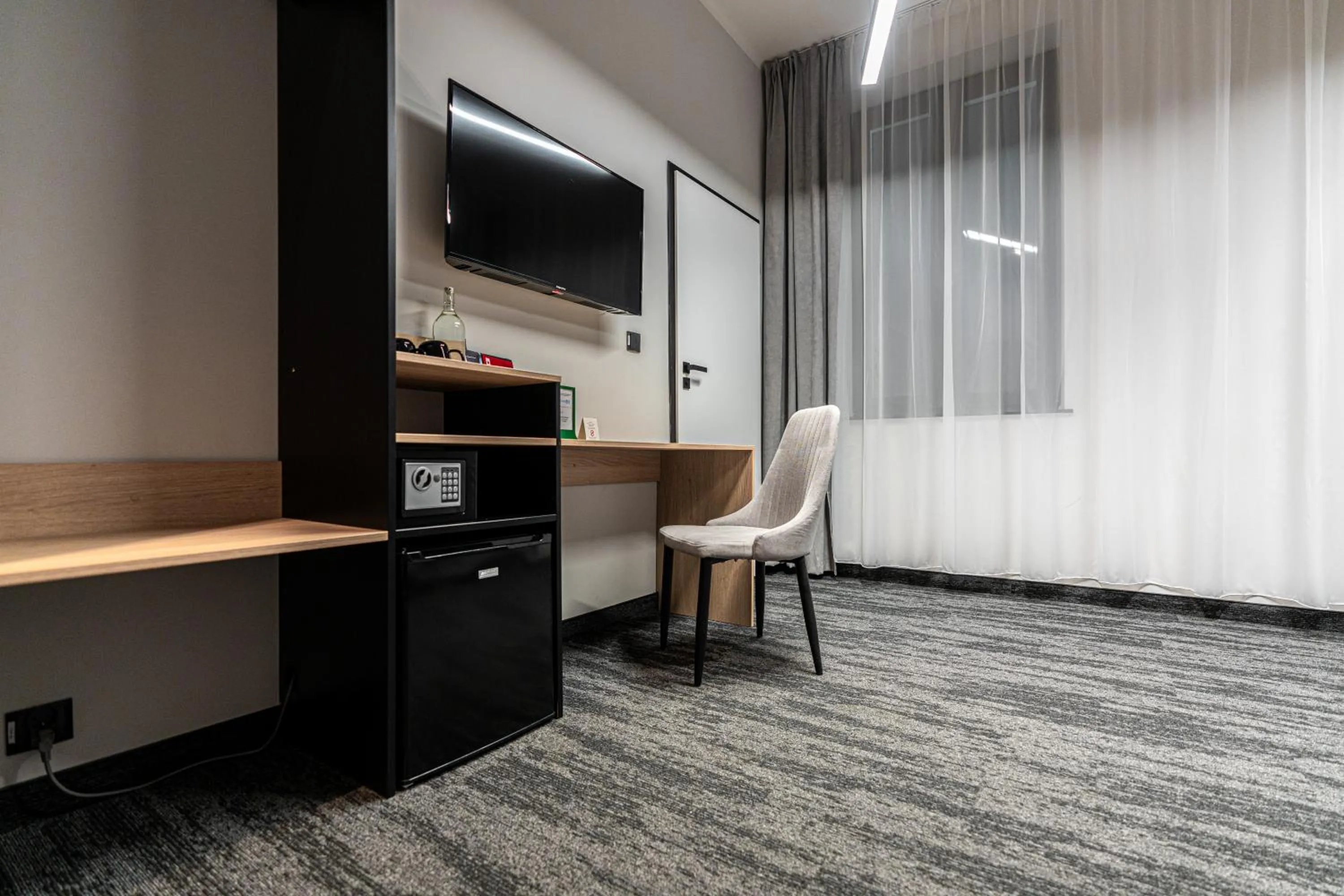 wardrobe in VANTA Business Center