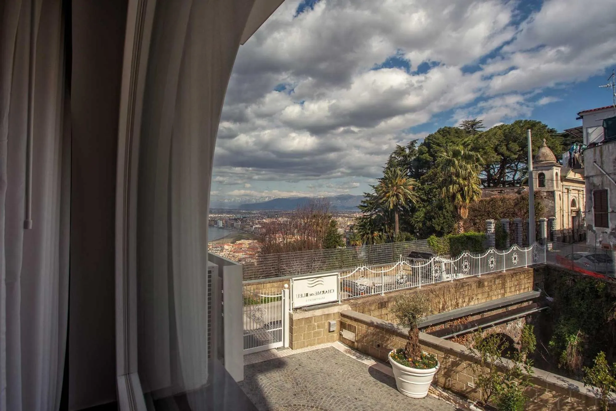 City view in Charme en Bleu