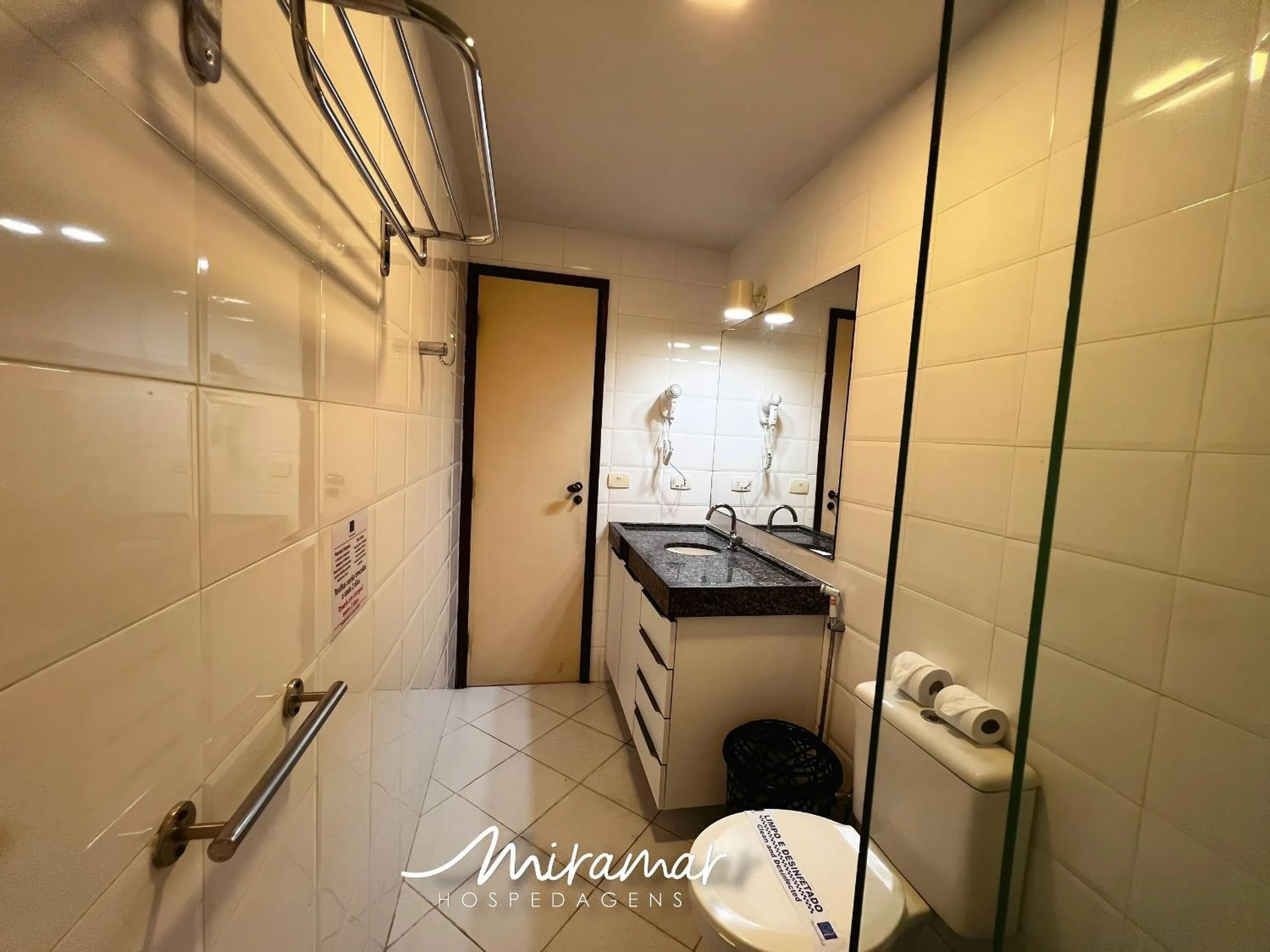 Bathroom in Ambassador Unidades Autônomas