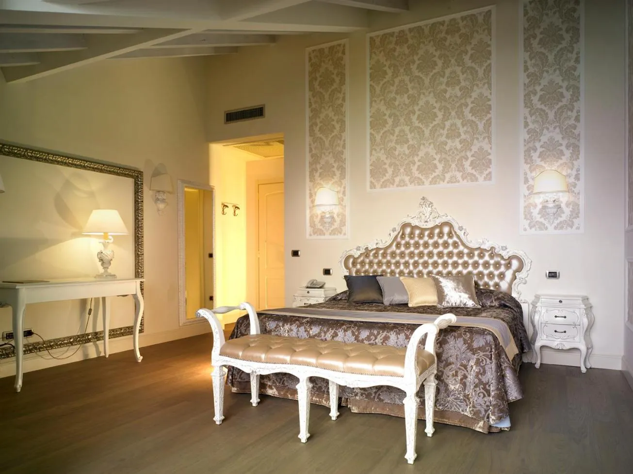 Bedroom in Hotel Villa Del Sogno
