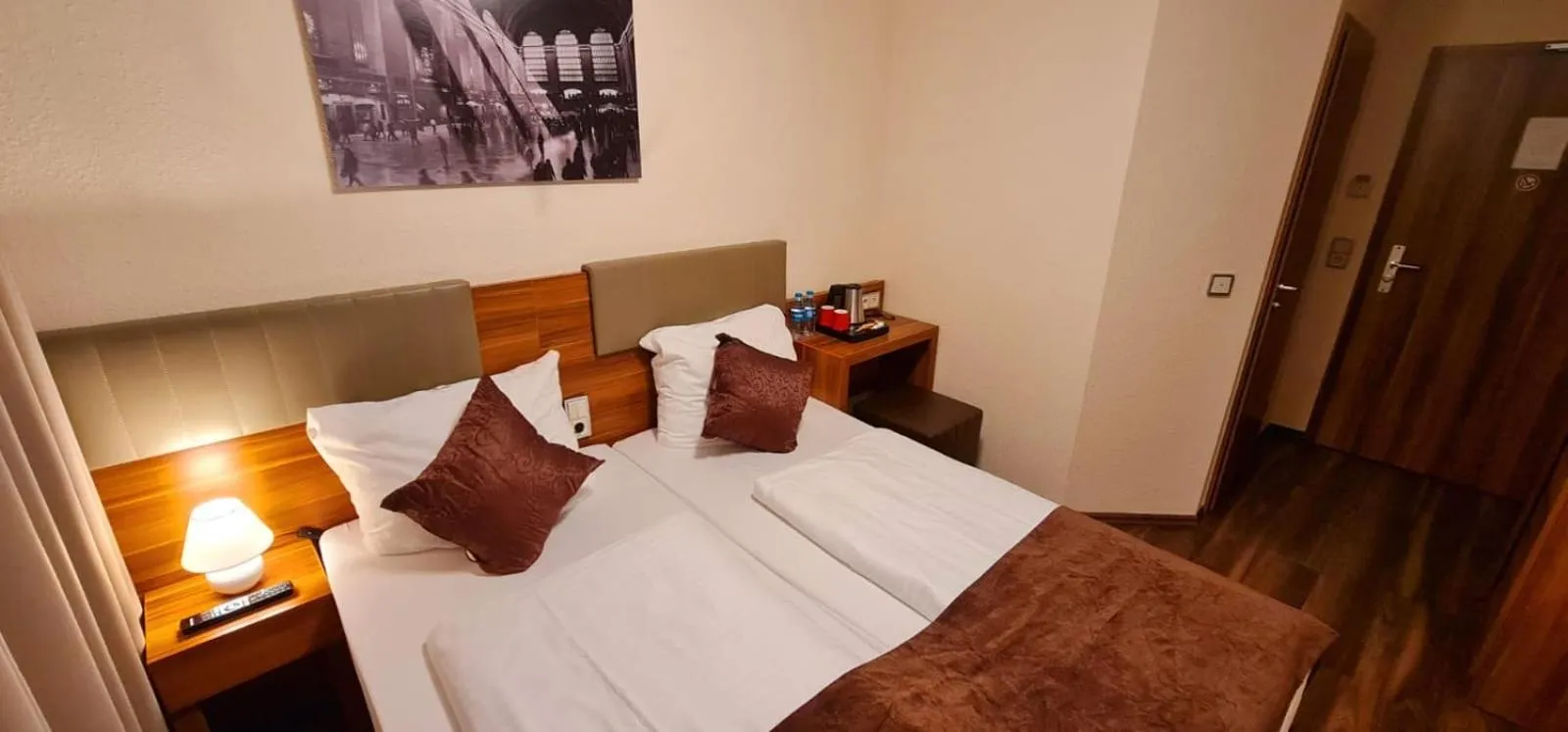 Bedroom, Bed in Hotel Frankfurt Messe