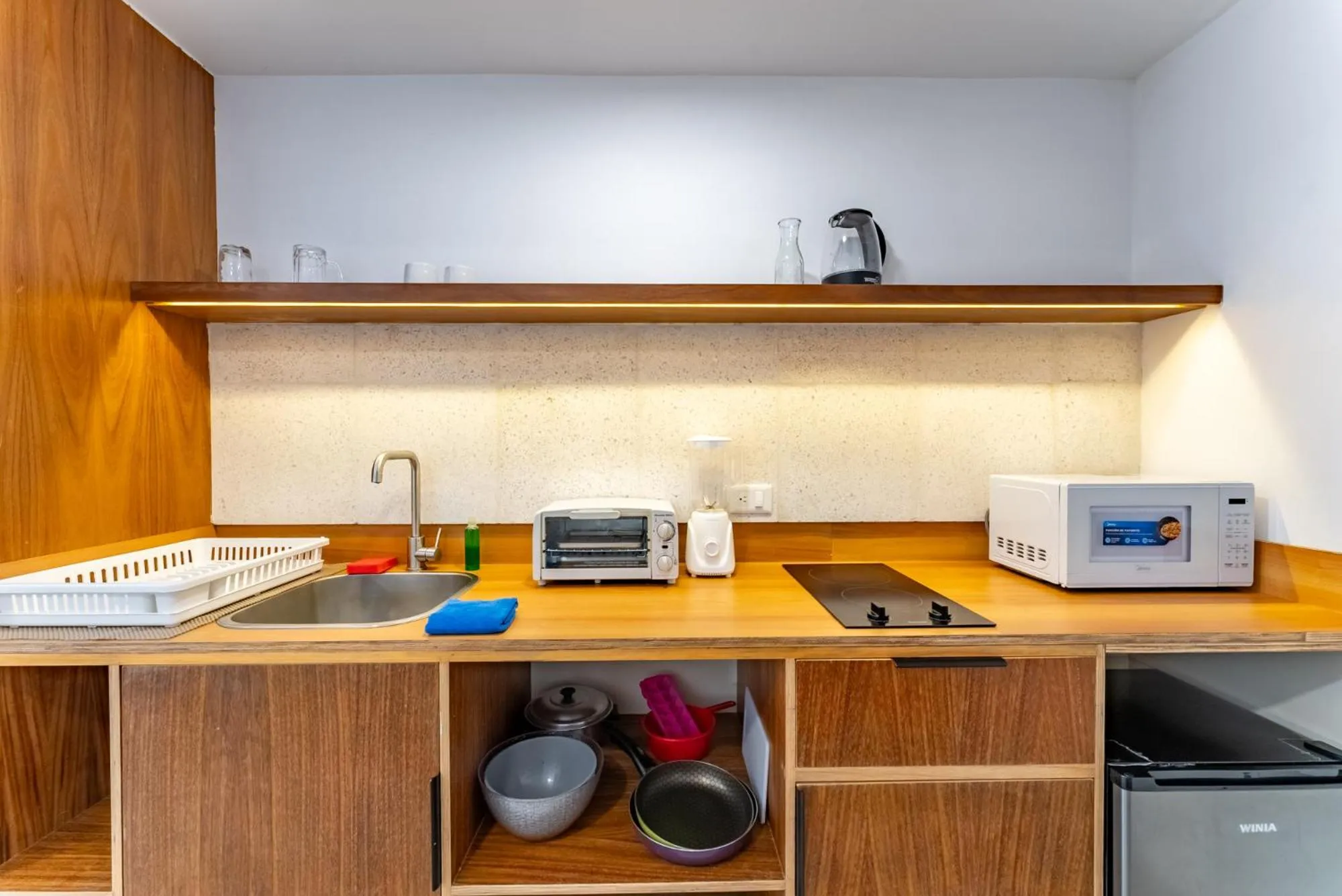 Coffee/tea facilities in Bed Away Studios