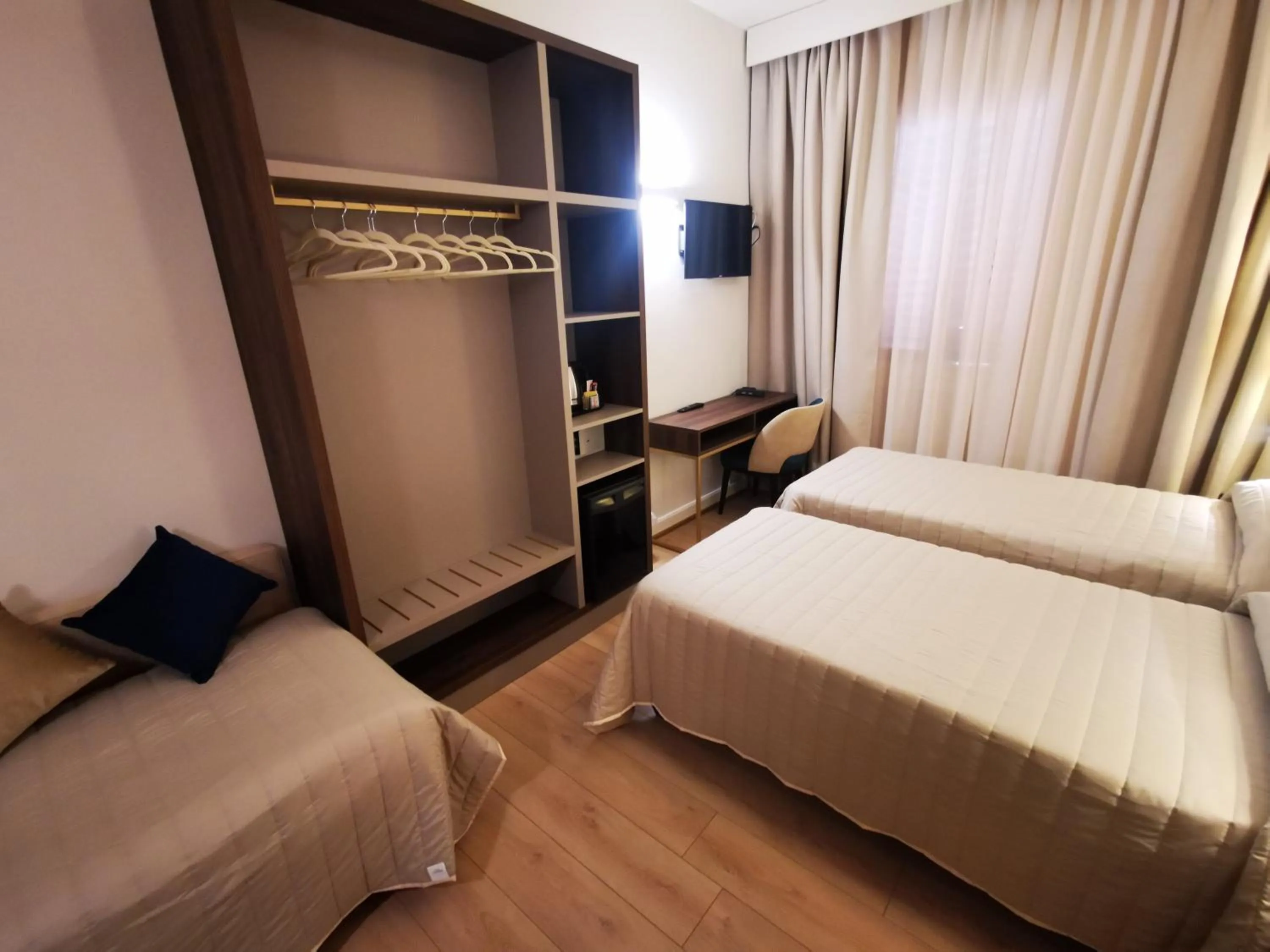 Bedroom, Bed in Hotel Balcony