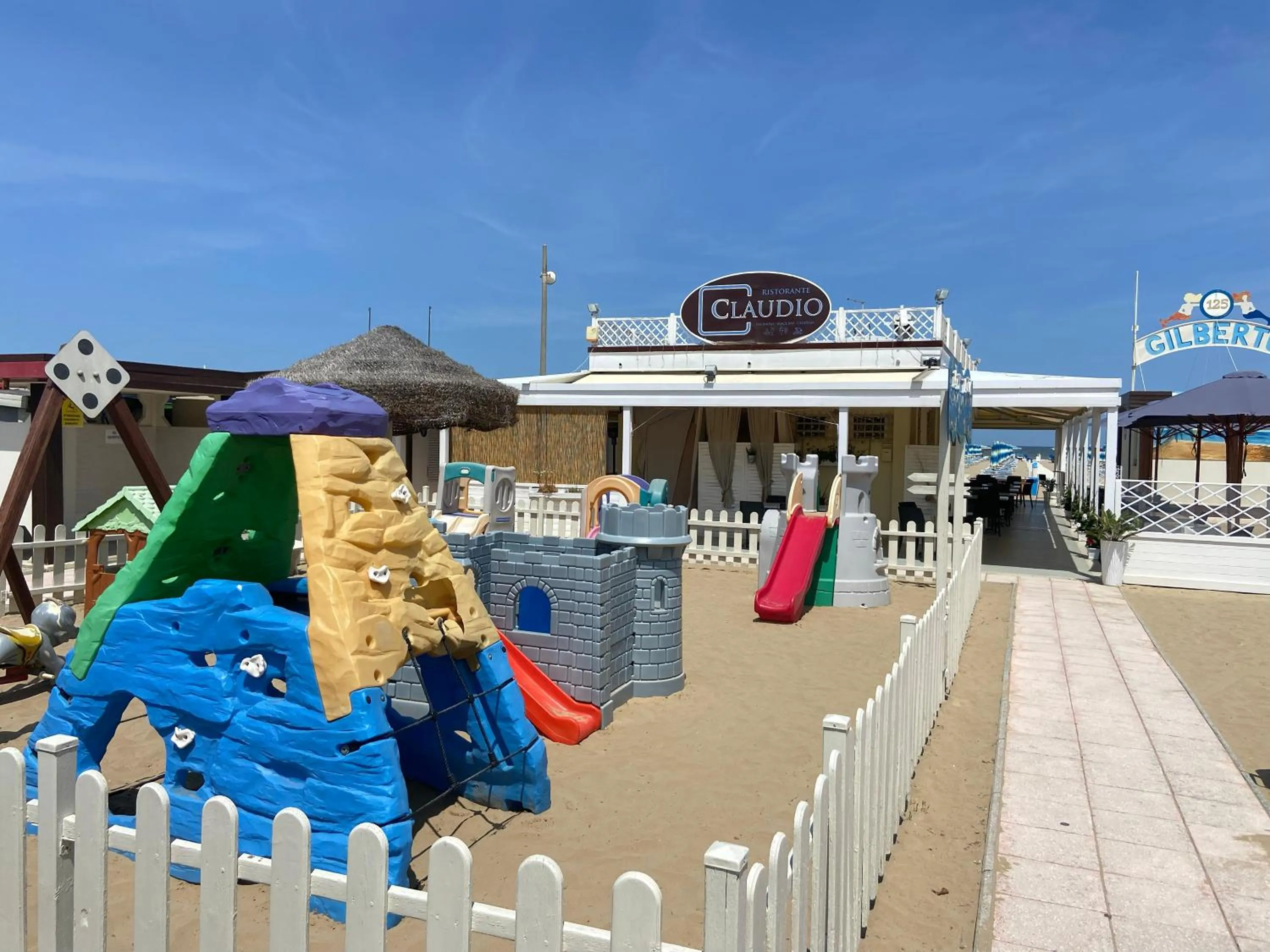 Restaurant/places to eat in Hotel Corno d'Oro