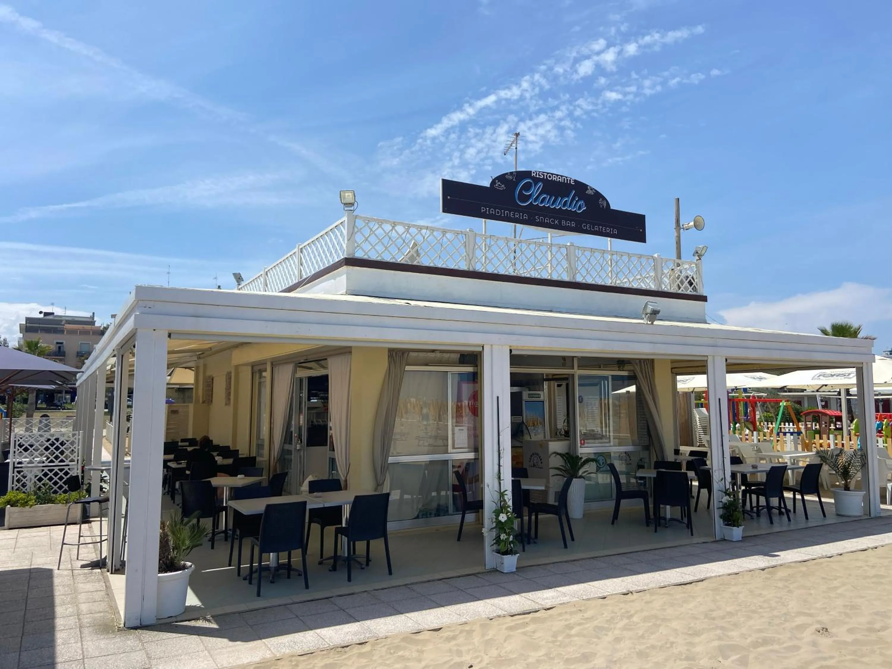 Restaurant/places to eat in Hotel Corno d'Oro