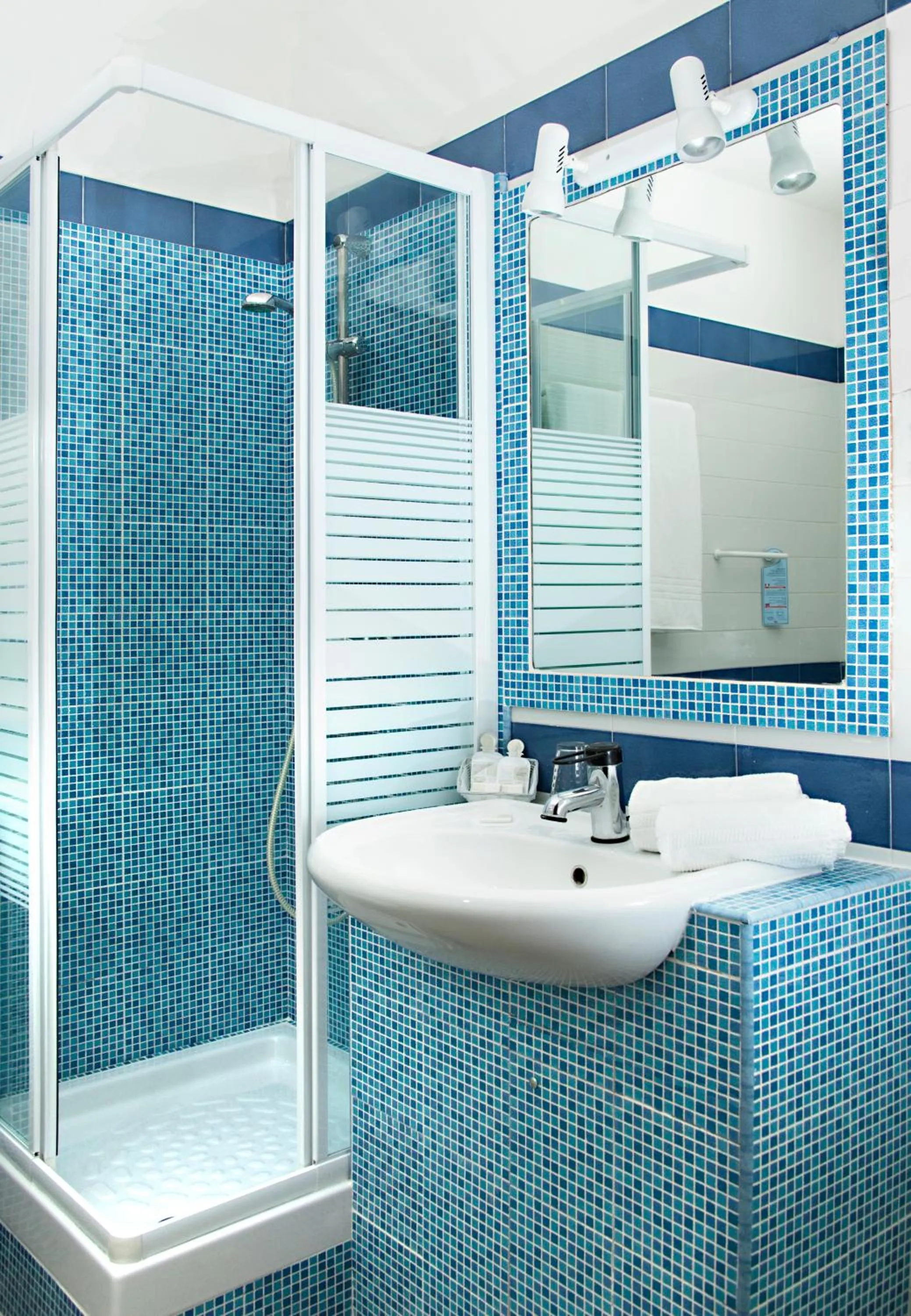 Economy Triple Room With Partial View  in Hotel Bel 3