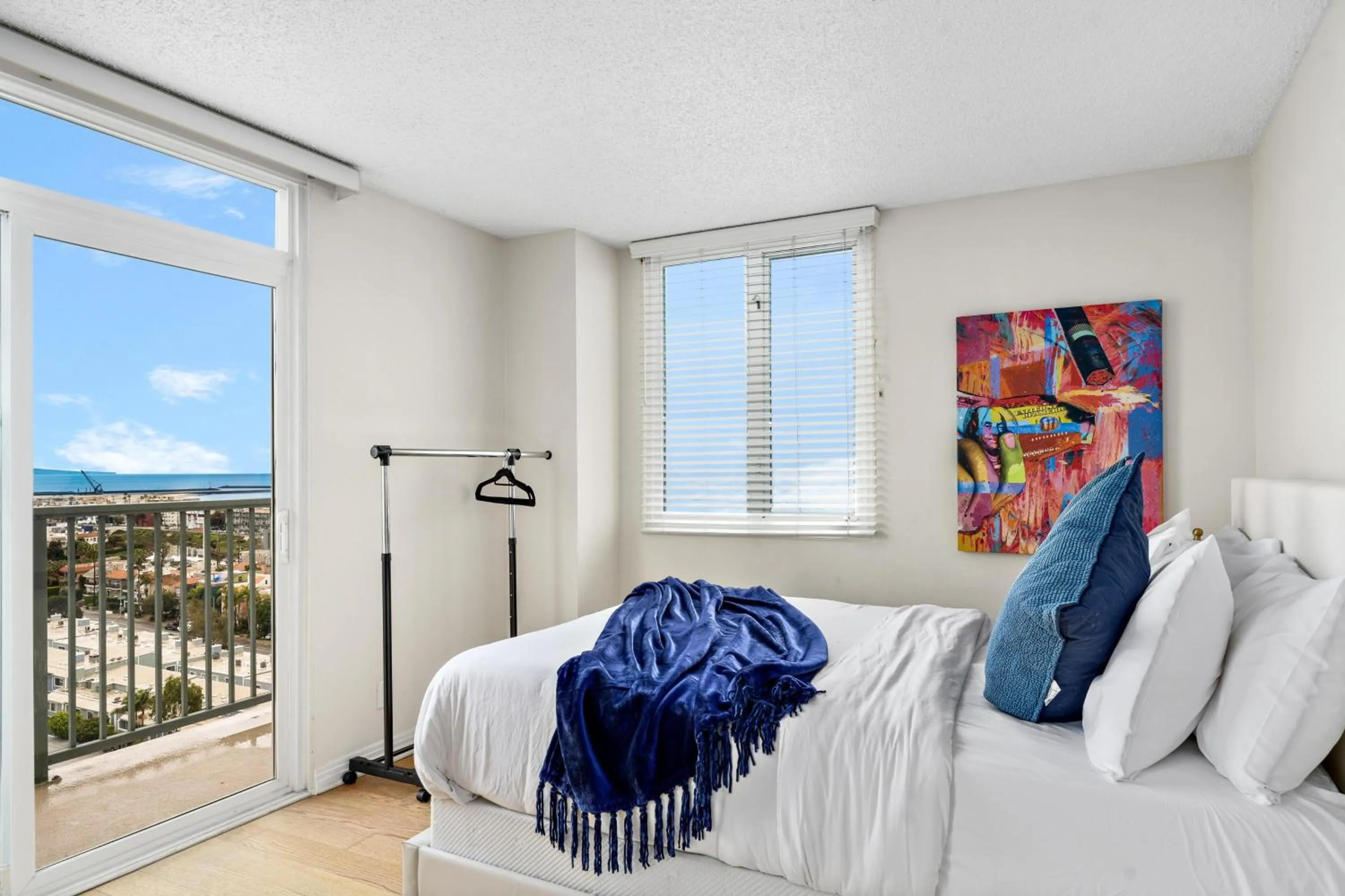 Bedroom, Bed in The tulip Marina Highrise with ocean view