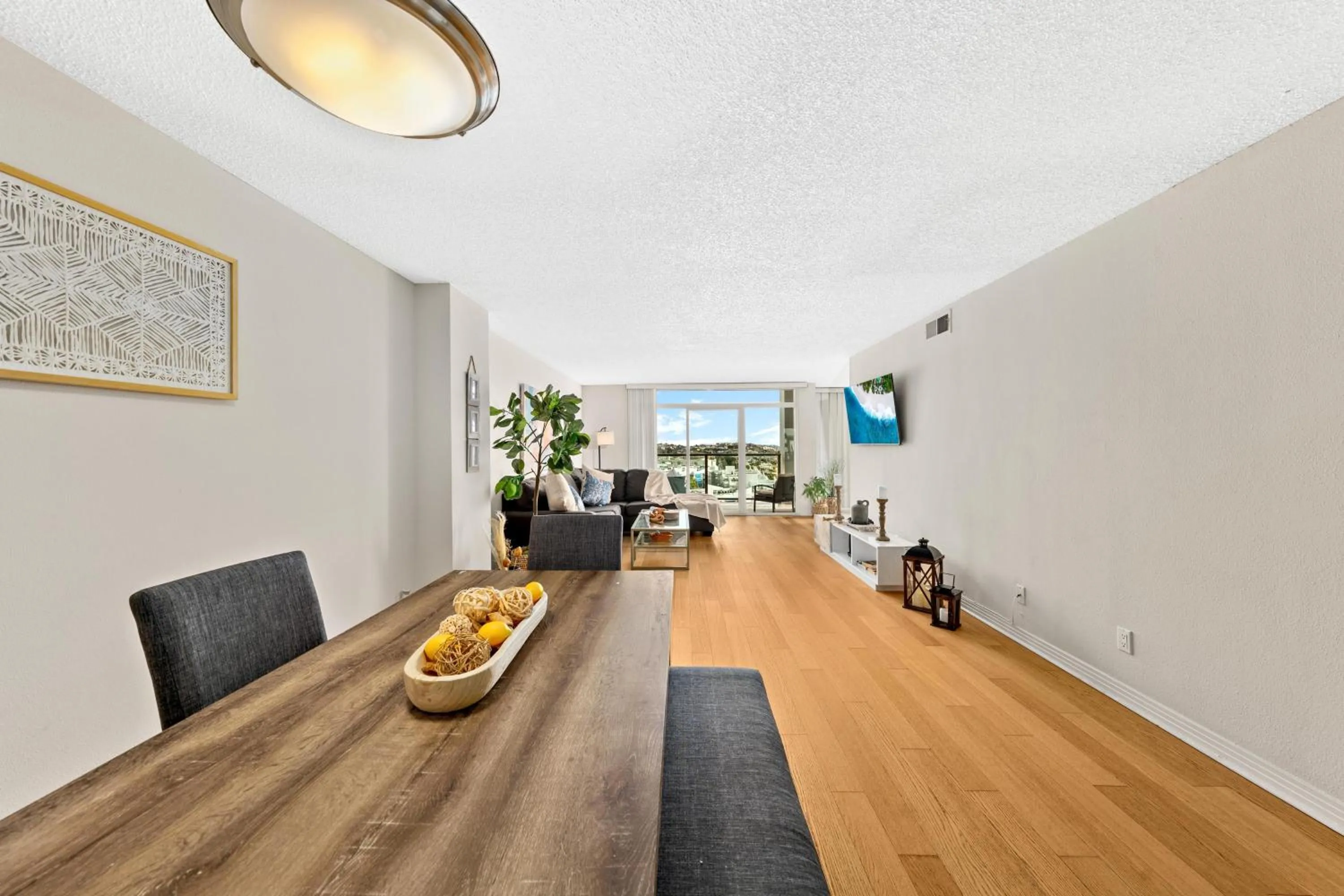 Dining area in The tulip Marina Highrise with ocean view